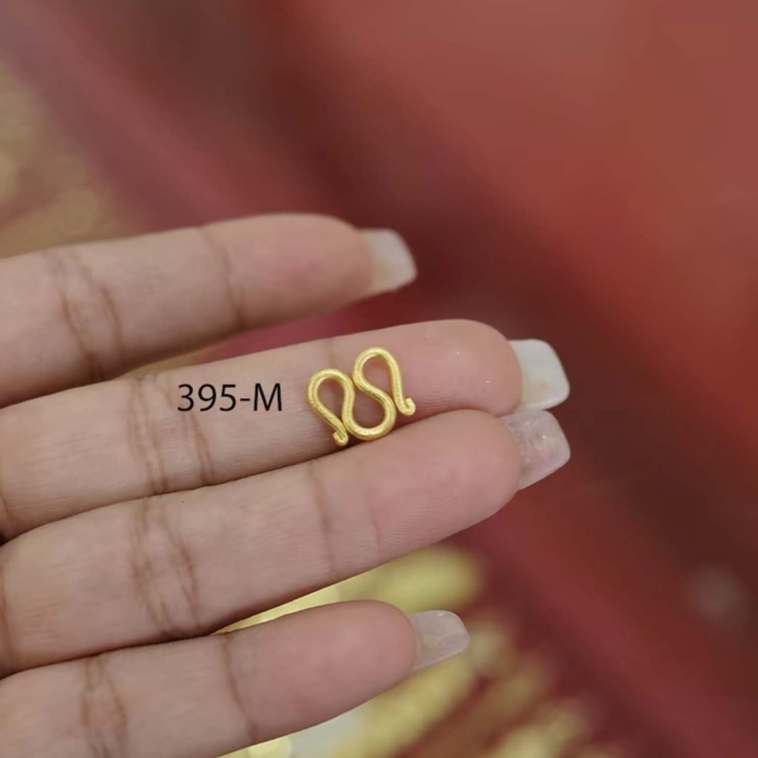 ตะขอสร้อยคอ รูปตัว M