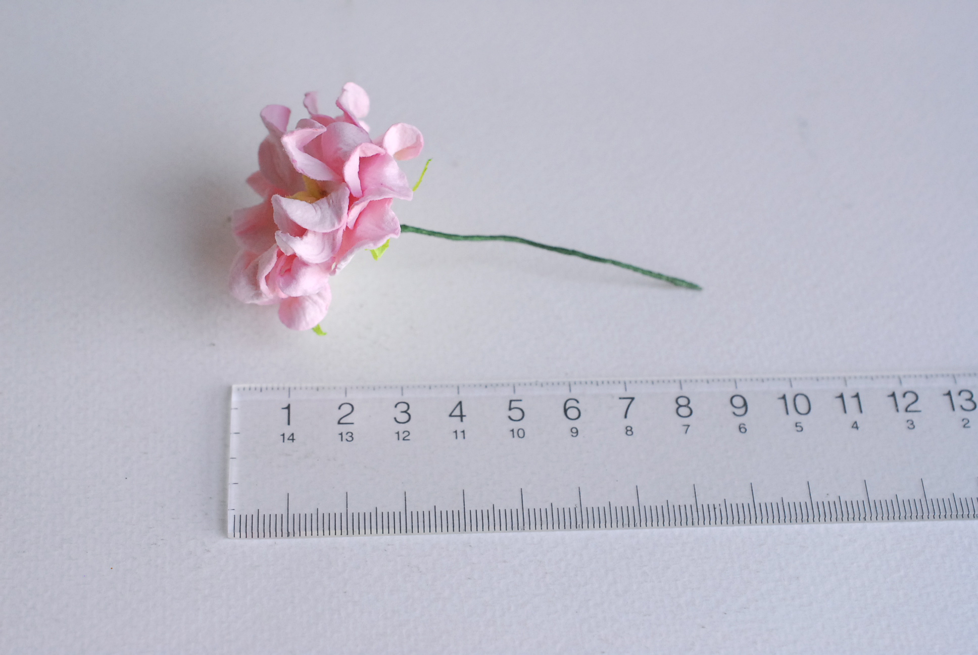 ดอกไม้กระดาษสา ราคาส่ง, ดอกการเดนเนียกระดาษสา ดอกไม้ประดิษฐ์ ตกแต่งงานแต่งงาน ประดิษฐ์ข้อมือเพื่อนเจ้าสาว ขนา่ด 3.5 cm., สำหรับของชำร่วย, งานแต่งงาน, ดอกไม้ทำข้อมือเจ้าสาว สีชมพูอ่อน จำนวน 25 ดอก Paper flower,25 Pieces mulberry gardenia flowers supplies,