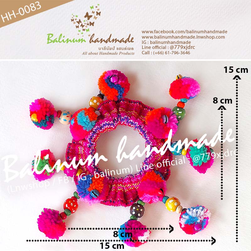 (1 ชิ้น) ยางรัดผมชาวเขาชาวดอย ที่มัดผมโดนัทพวงมาลัยปอมปอมแฮนด์เมด DIY ประดับปอมปอม ผ้า ลูกปัดไม้ และกระพรวนหลากสี สไตล์โบฮีเมียนชาวเขาชาวดอย เด็กหรือผู้ใหญ่ก็ใช้ได้ สามารถใช้รัดผม รวบผม เกล้าผม หรือมวยผมก็ได้ ดูเก๋ น่ารัก และมีสไตล์มากค่ะ หลายสี (Multi-color)