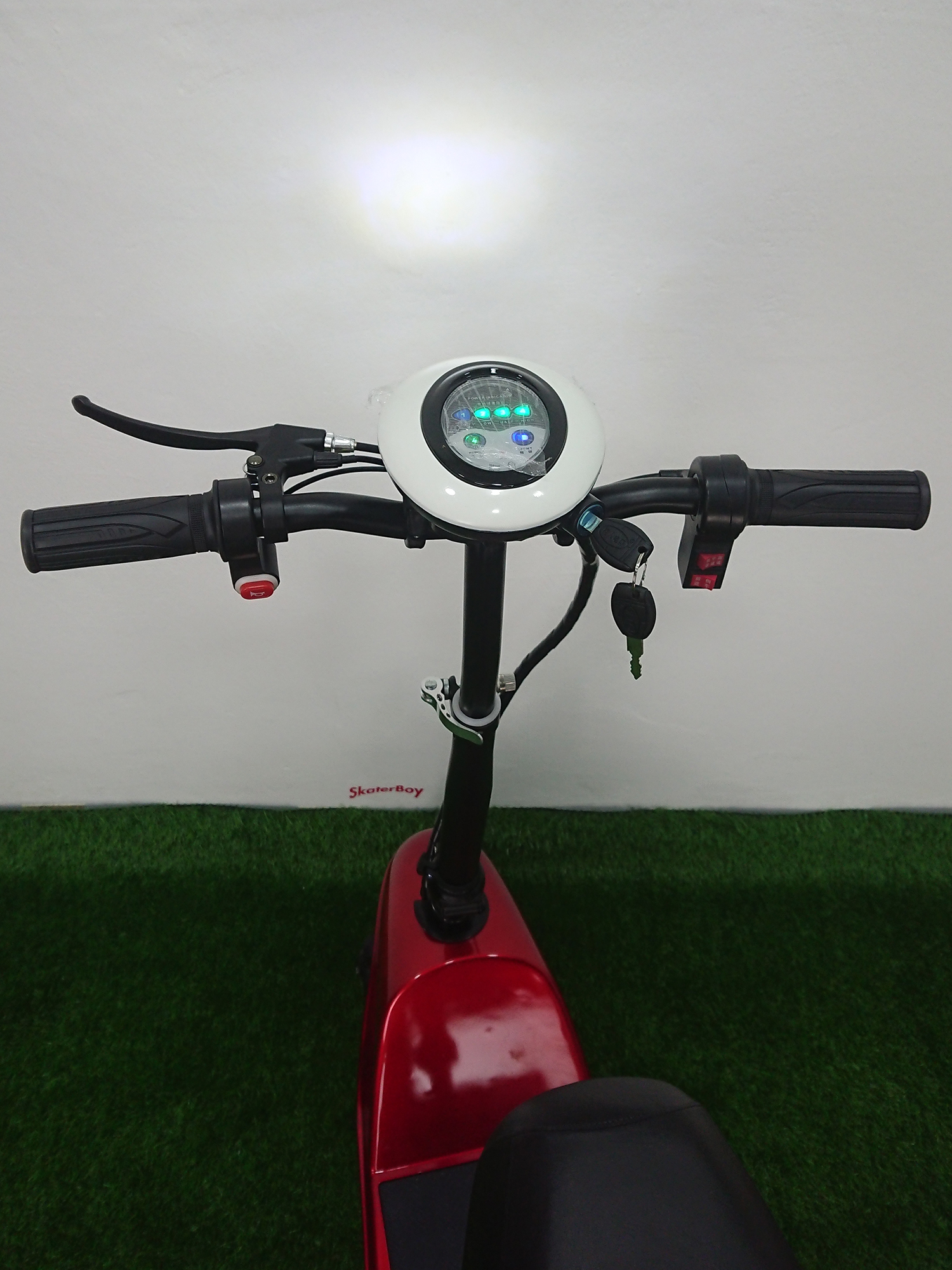 [0601] สกู็ตเตอร์ไฟฟ้า รุ่น Rhino สำหรับผู้สูงอายุ มี3ล้อ ขนาด12นิ้ว รับประกัน6เดือน มีอะไหล่เปลี่ยน Electric scooter