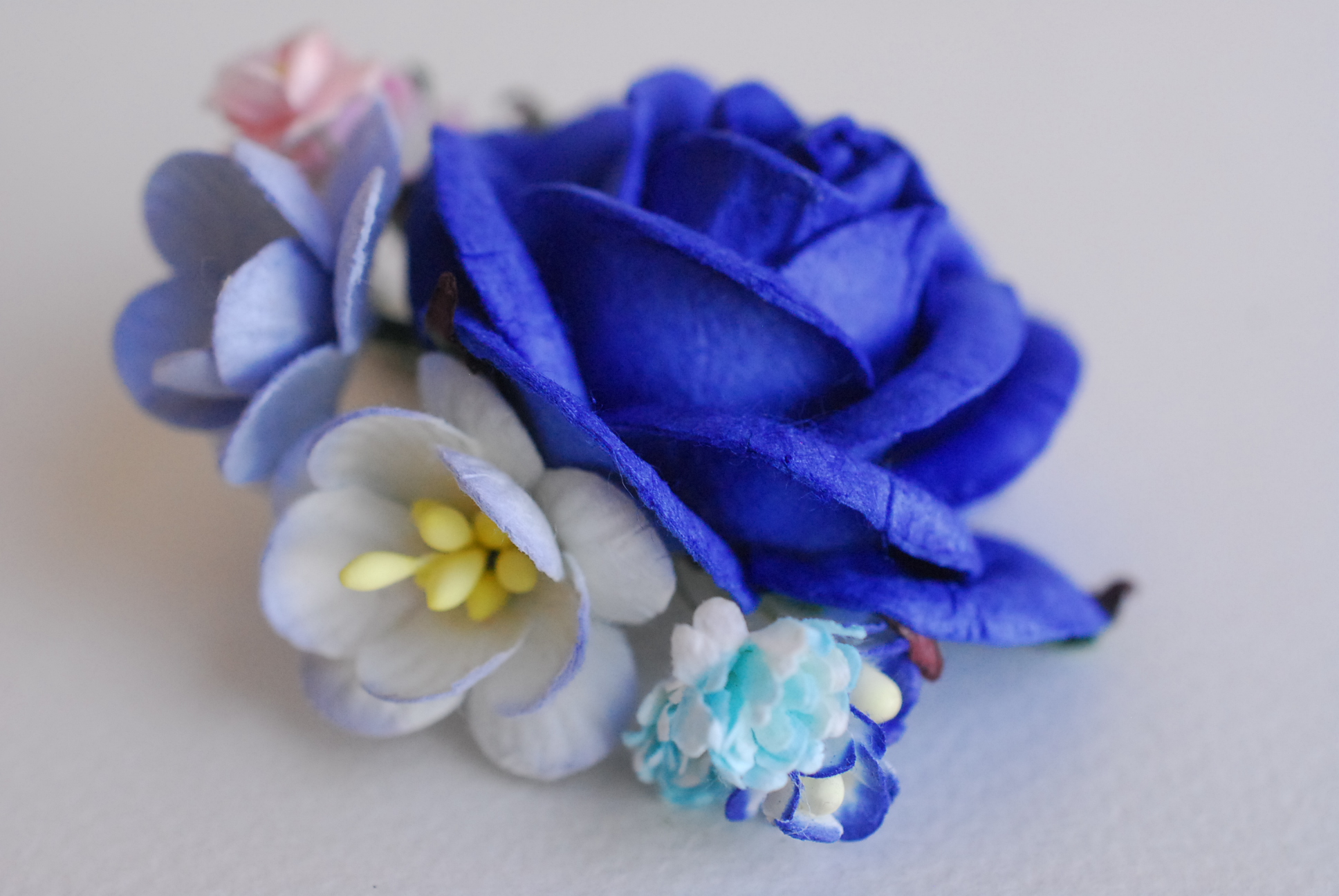 ช่อดอกไม้กุหลาบกระดาษสาสีน้ำเงิน อดอกไม้ประดับ งานแต่งงาน งานประดิษฐ์ ของชำร่วย ดอกไม้กระดาษสา งานแต่งงาน DIY wedding boutonniere or making centerpieces gift decoration