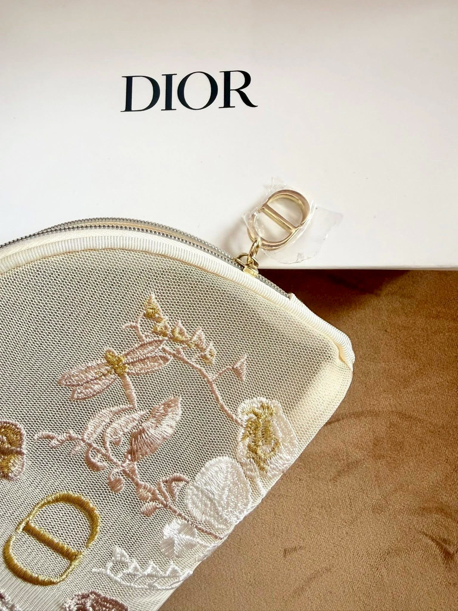 กระเป๋าเครื่องสำอาง Dior Beauty Butterfly Mesh Zip Pouch
