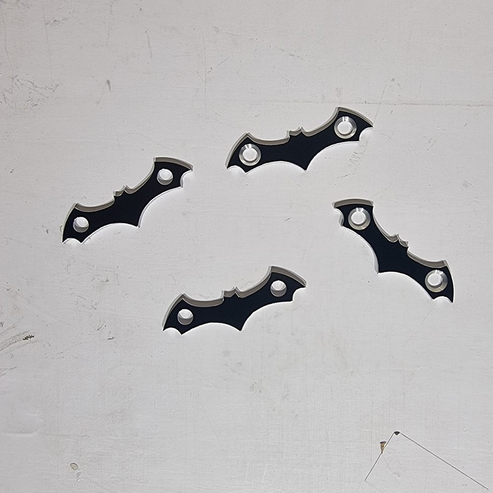 [0302] batman แผ่นรองน็อตยึดทรัคสเก็ตบอร์ด แก้น็อตจมกินไม้ ทรงค้างคาว ชุบสีอโนไดซ์