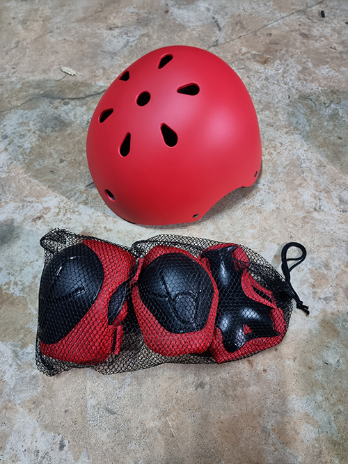 [0101] ชุดสนับ และ หมวกกันน็อค สำหรับเด็ก 15-40kg skateboard surfskate rollerskate สนับเด็ก ชุดป้องกันเด็ก