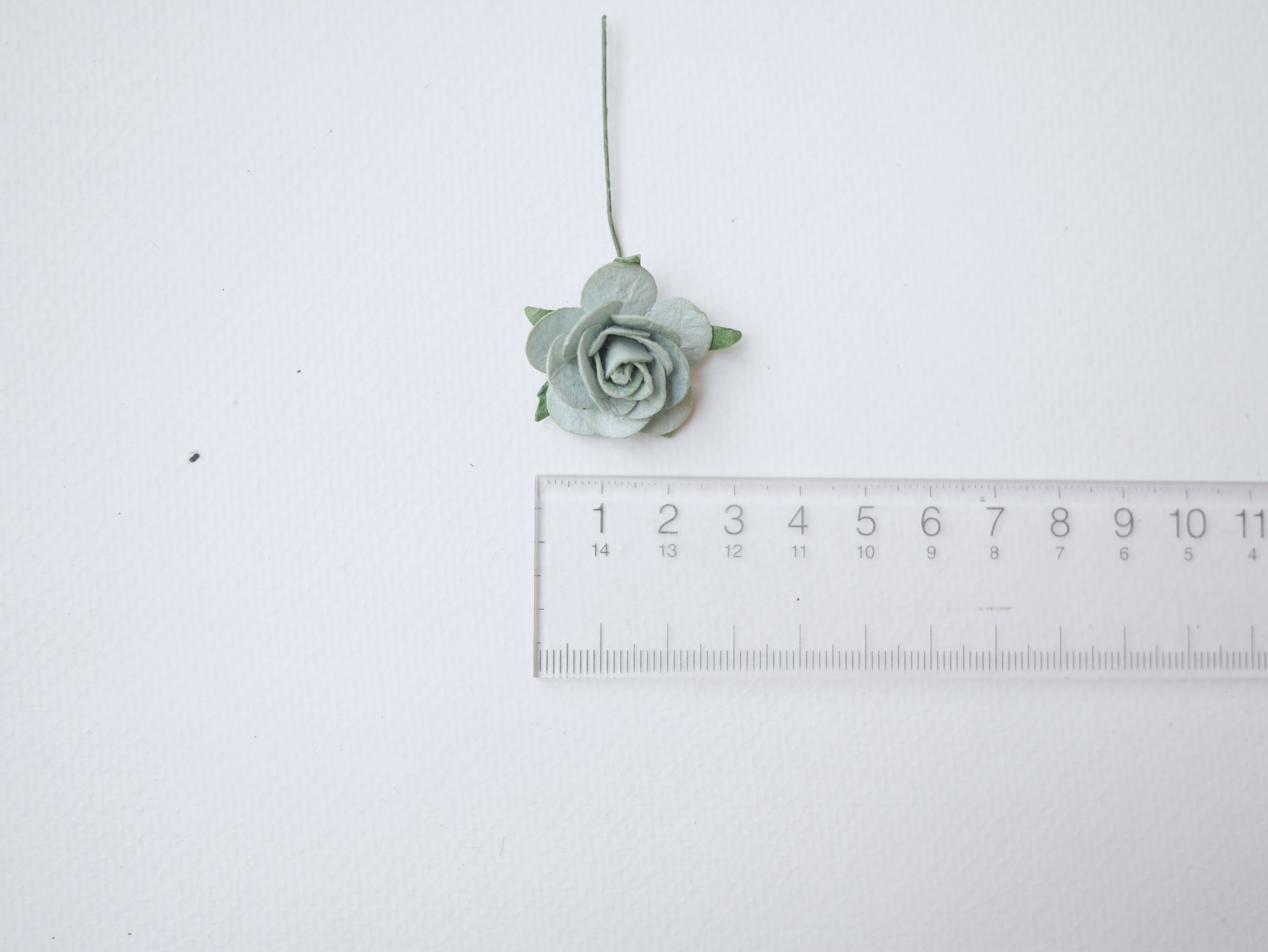 ดอกไม้กระดาษสา ดอกไม้กุหลาบกระดาษ ราคาส่ง, ดอกกุหลาบจิ๋ว ดอกกุหลาบกระดาษสา ดอกไม้ประดิษฐ์ สำหรับตกแต่งของชำร่วย หรืองานแต่งงาน สีเขียวตุ่น ขนาด 2.5 cm. จำนวน 50 ดอก สี 163