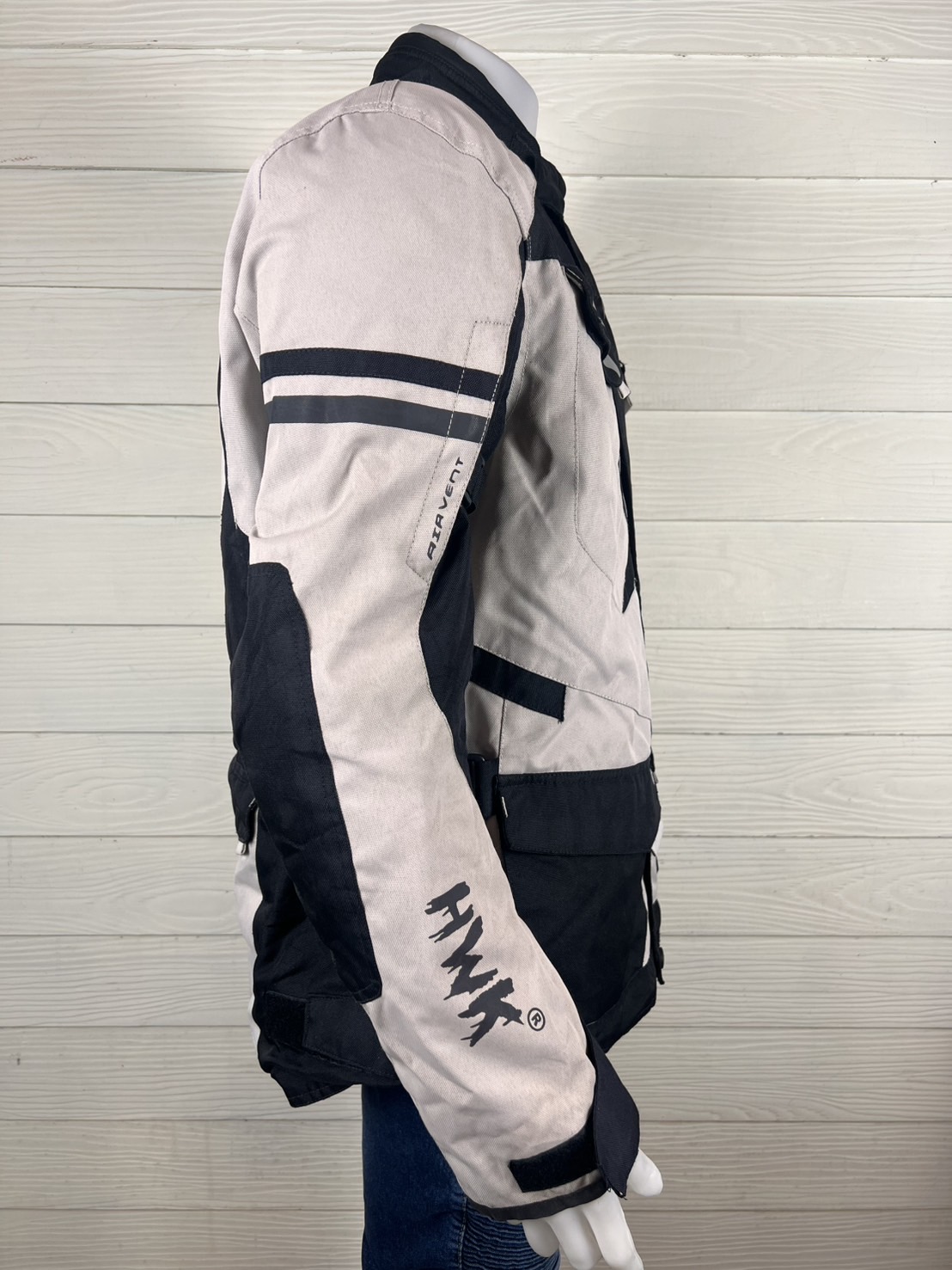 เสื้อขี่มอเตอร์ไซด์( มือสอง) CTA 595 : อก 52" ยาว 28" รอบเอว 48“ (XL) HWK