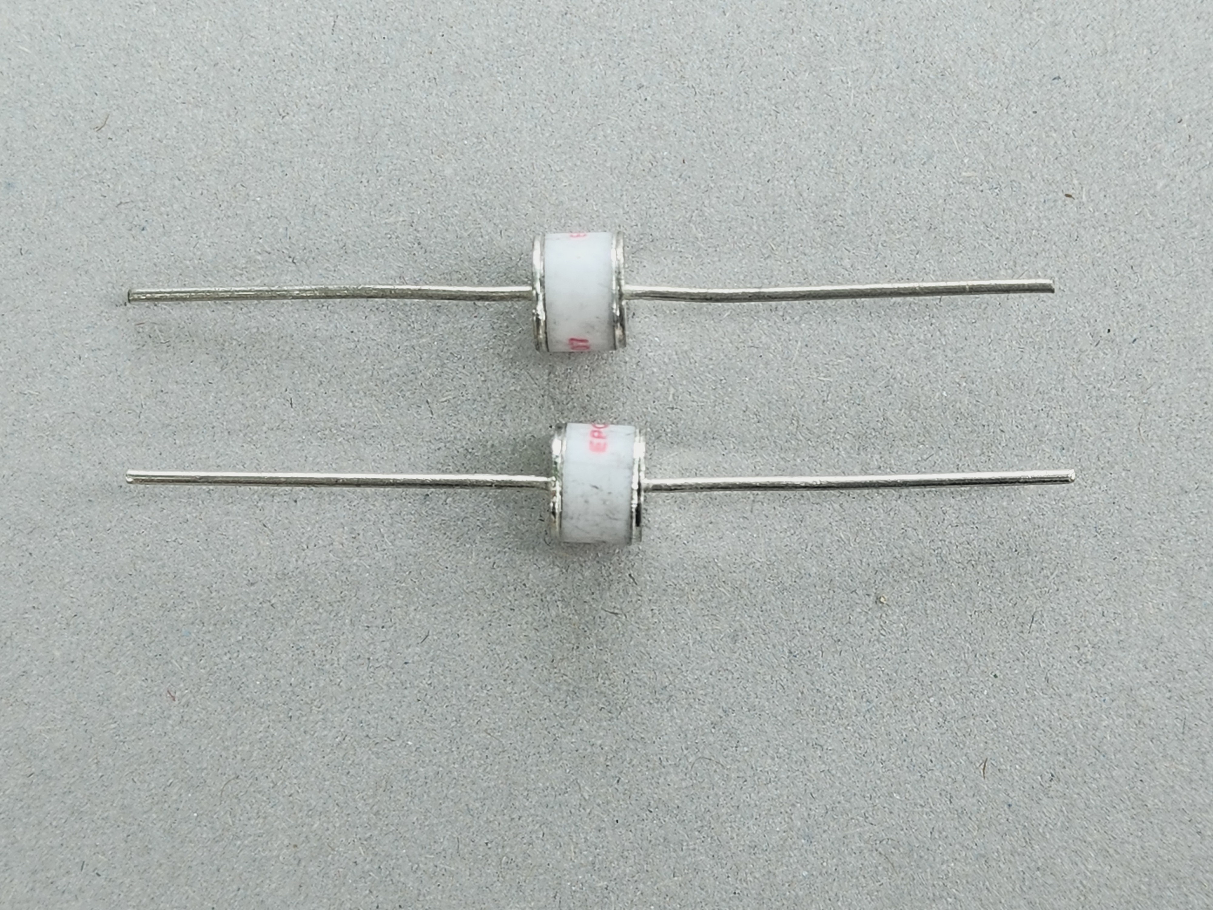 รูป GDT ( Gas Discharge Tube ) กันฟ้าผ่า