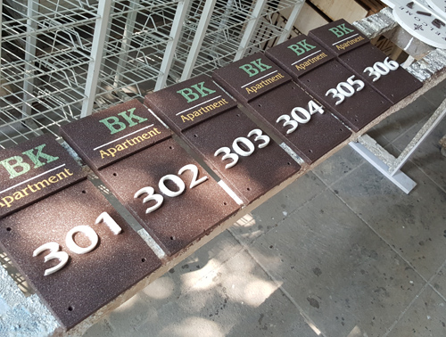 ป้ายเลขห้องพักบีเคอพาร์ทเม้นท์ BK Apartment