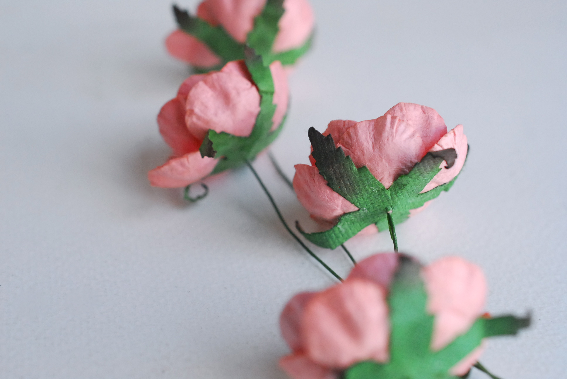 ดอกกุหลาบกระดาษสา peony ดอกไม้กระดาษสาราคาส่ง, ดอกไม้กระดาษ,ดอกไม้ประดิษฐ์ สำหรับตกแต่งของชำร่วย งานแต่งงาน ดอกกุหลาบกลม peony ขนาด 3.5 cm. จำนวน 25 ดอก, สีชมพูหวาน coral Paper Flowers, Peony flowers supplies size 3.5cm./ 25 pieces, handmade flowers. cora