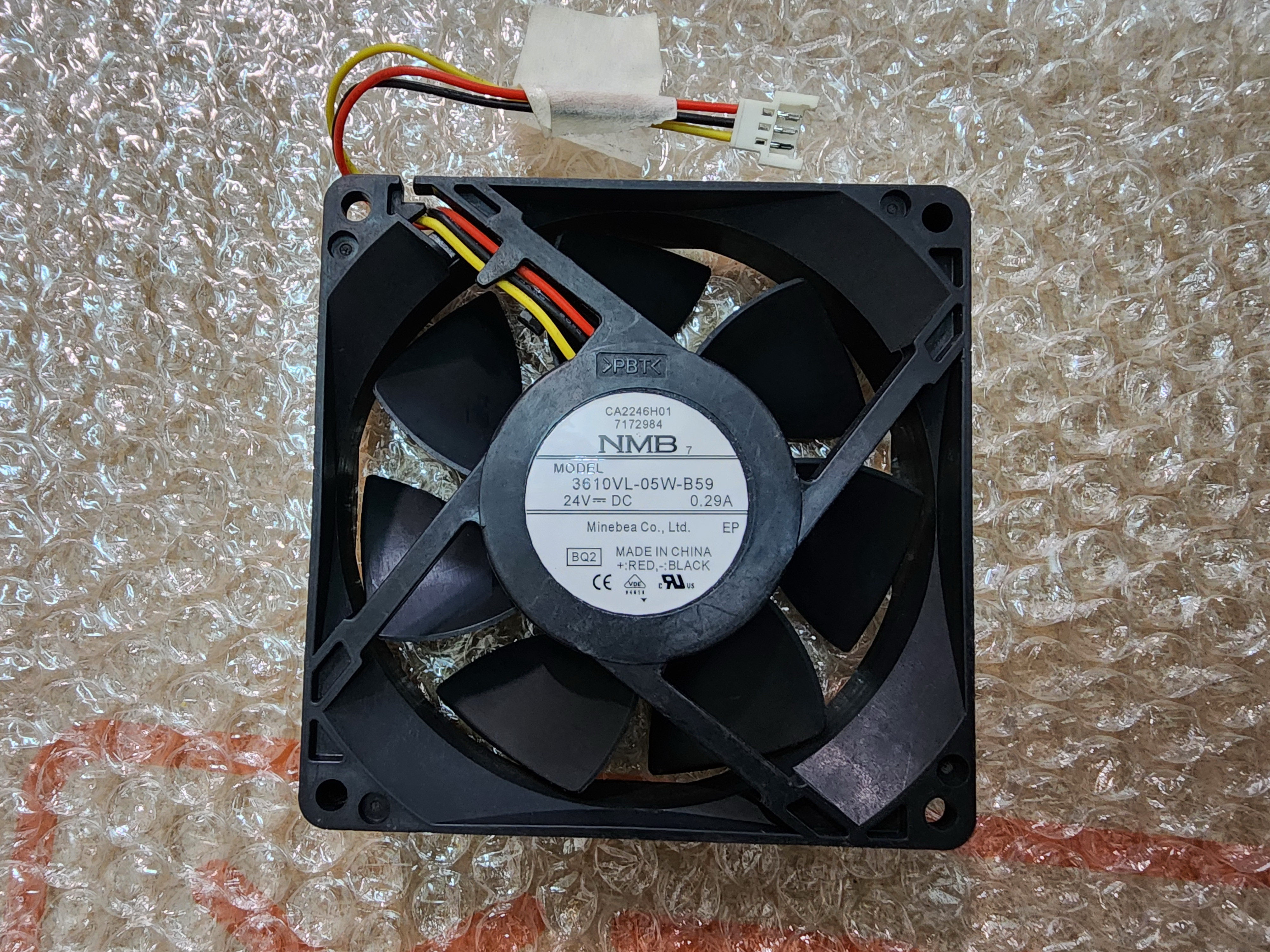 พัดลมอินเวอร์เตอร์ ลมแรงมาก 24V 0.29A 90x90x25mm 3 สาย แดง ดำ เหลือง