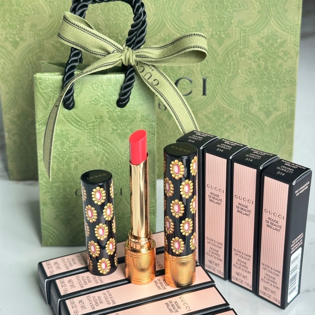 ลิปสติก Gucci Rouge de Beaute Brillant Glow & Care Shine Lipstick 1.8g # 514 Virginia Scarlett