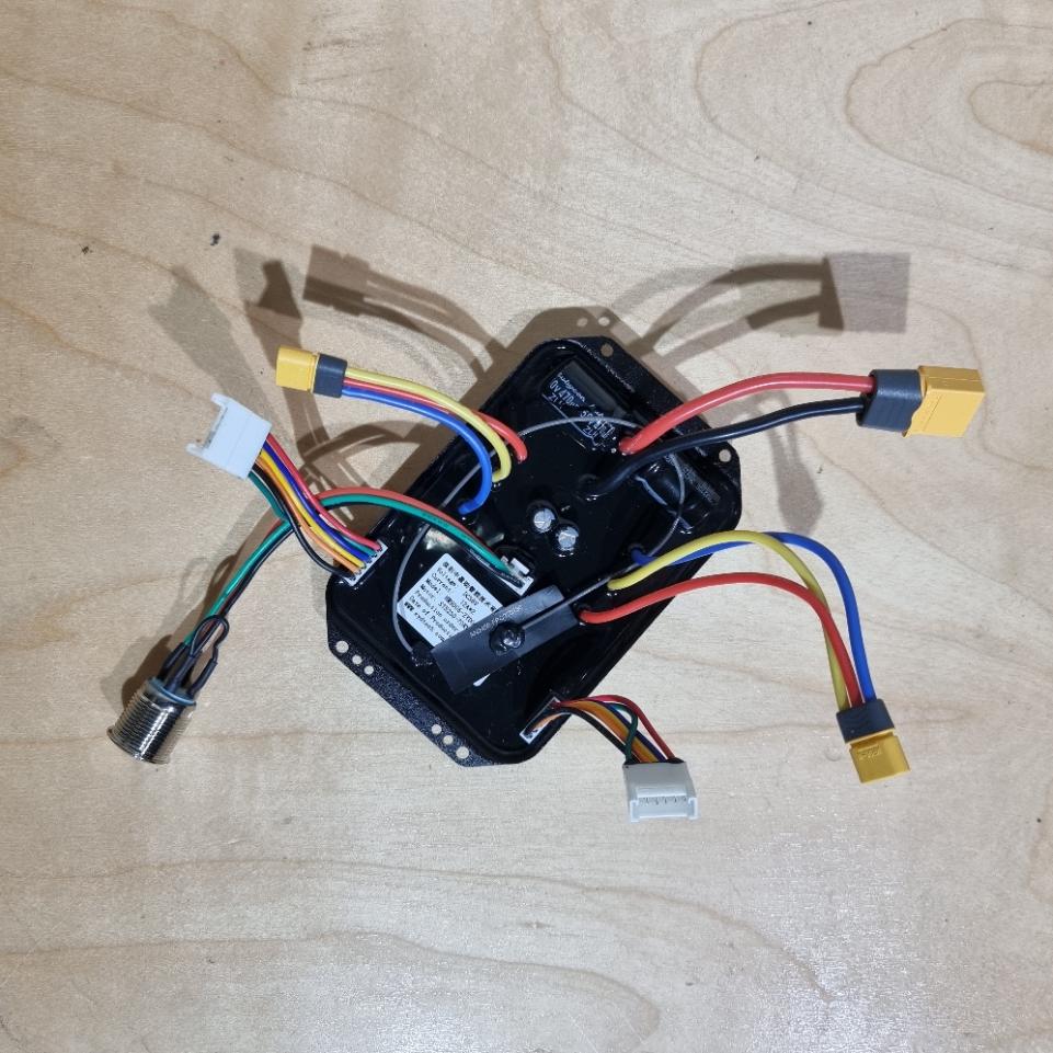 [0504] รีโมทคอลโทรล สำหรับ สเก็ตบอร์ดไฟฟ้า รุ่น Maxfind