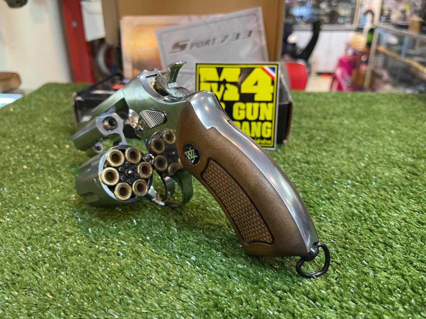 Wingun 733 2 นิ้ว ปืนลูกโม่ Co2 – สีเงินด้ามลายไม้