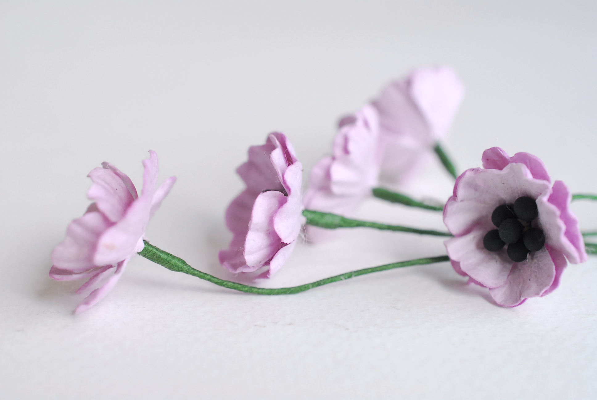 ดอกไม้กระดาษสา ดอกไม้กระดาษสา จตุจักร งานประดิษฐ์ ดอกไม้ทำข้อมือเพื่อนเจ้าสาว แต่งงาน, purple Poppy, ดอกไม้กระดาษ poppy สีม่วงอ่อน pale purple color ขนาด 2.00 cm.