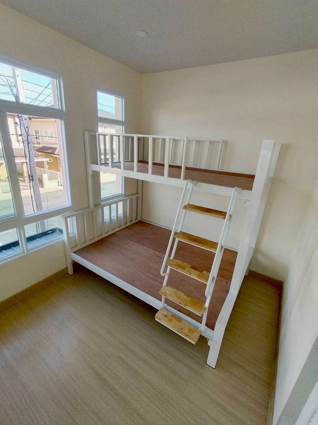 AA100 เตียงเหล็ก 2 ชั้น ชั้นล่าง 5ฟุต ชั้นบน 3.5ฟุต