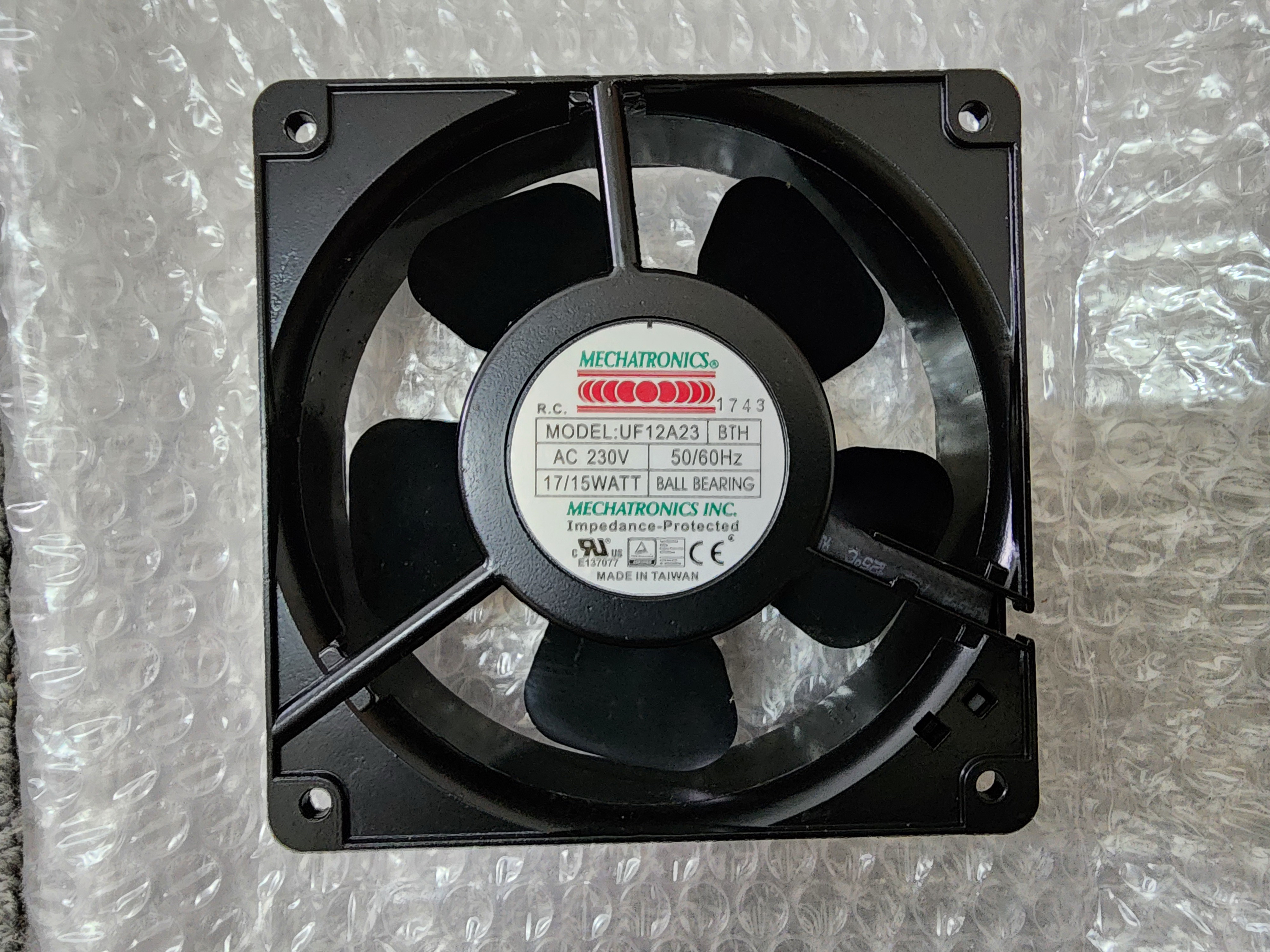 พัดลม 4.5 นิ้ว 230Vac 15W แบบขั้วเสียบ UF12A23-BTH
