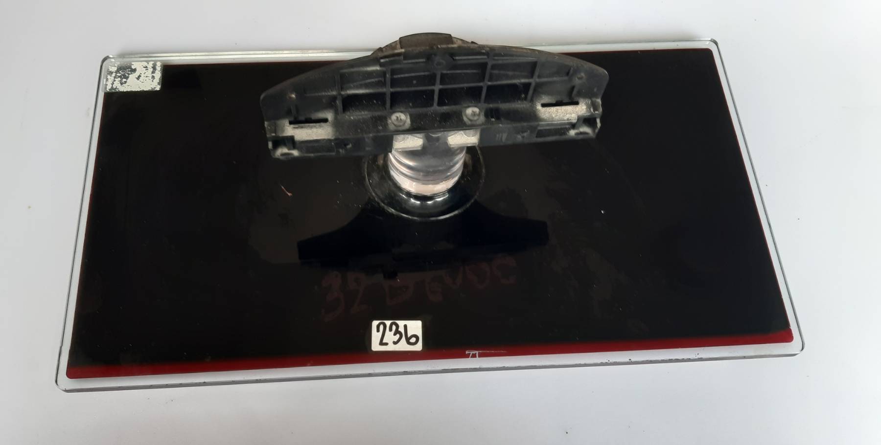 อันที่ 236 ขาทีวี HIsense 32B6000HW BN61-04841A