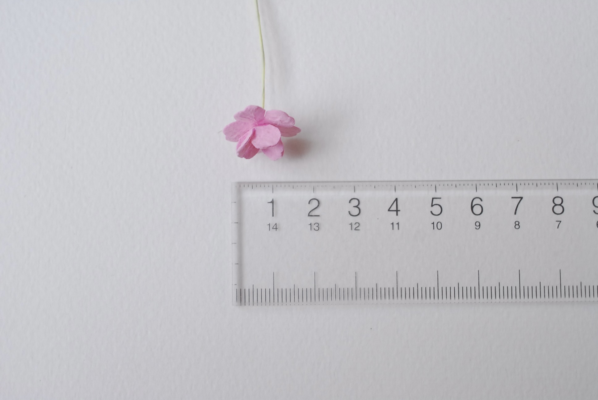 ดอกไม้กระดาษสา ราคาส่ง, ดอกไฮเดรนเยียกระดาษสา ดอกไม้ประดิษฐ์ ตกแต่งงานแต่งงาน ประดิษฐ์ข้อมือเพื่อนเจ้าสาว ขนาด 1.5 cm., สำหรับของชำร่วย, งานแต่งงาน, ดอกไม้ทำข้อมือเจ้าสาว สีชมพู จำนวน 100 ดอก Paper flower,100 Pieces mulberry hydenyia, pink color.