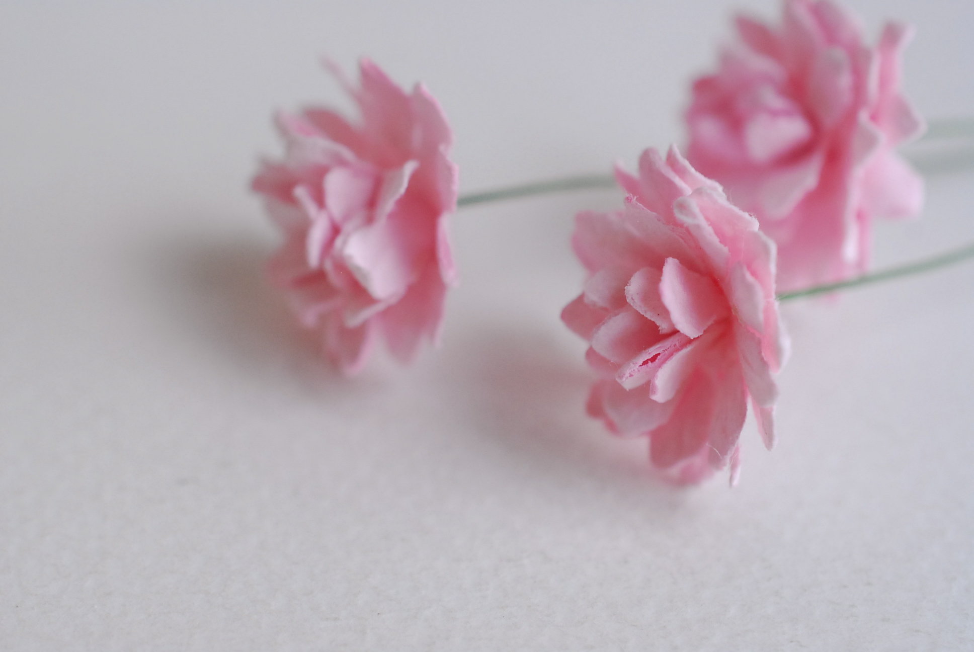 ดอกไม้ประดิษฐ์, ดอกไม้กระดาษสา, ดอก gypsophila, ดอกยิปโซ งานประดิษฐ์ตกแต่งของชำร่วย, ดอกไม้ทำพานพุ่ม,พานพวงมาลัย, พานรับไหว้, ขนาด 2 cm. สีชมพู