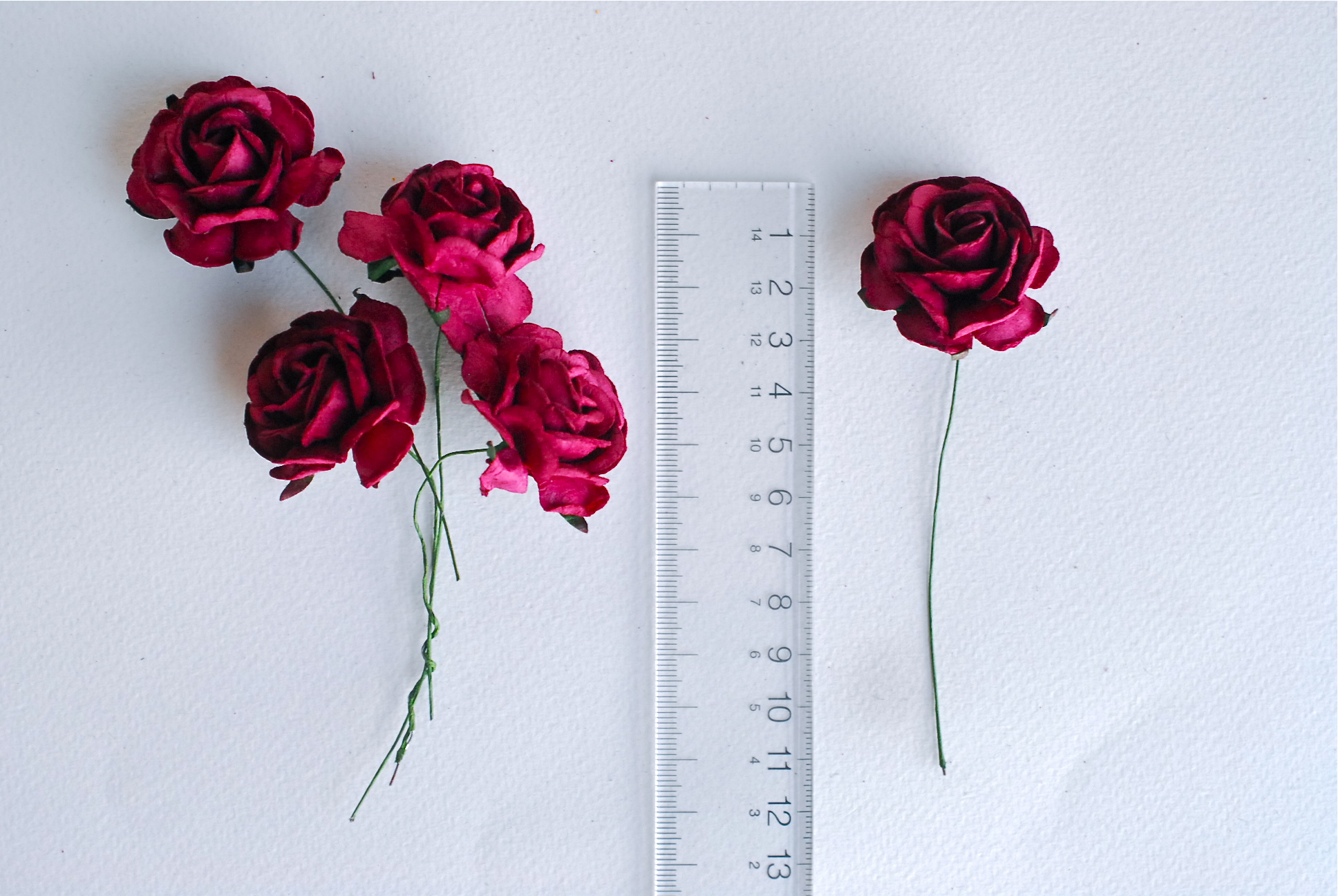 ดอกไม้กุหลาบกระดาษ ดอกไม้กระดาษสา, ของชำร่วย,ดอกกุหลาบ, ดอกไม้ประดิษฐ์สำหรับงานแต่งงาน จำนวน 25 ดอก, สีแดงเข้ม Paper Flower, 25 pieces roses paper size 3.5 cm., dark red color.