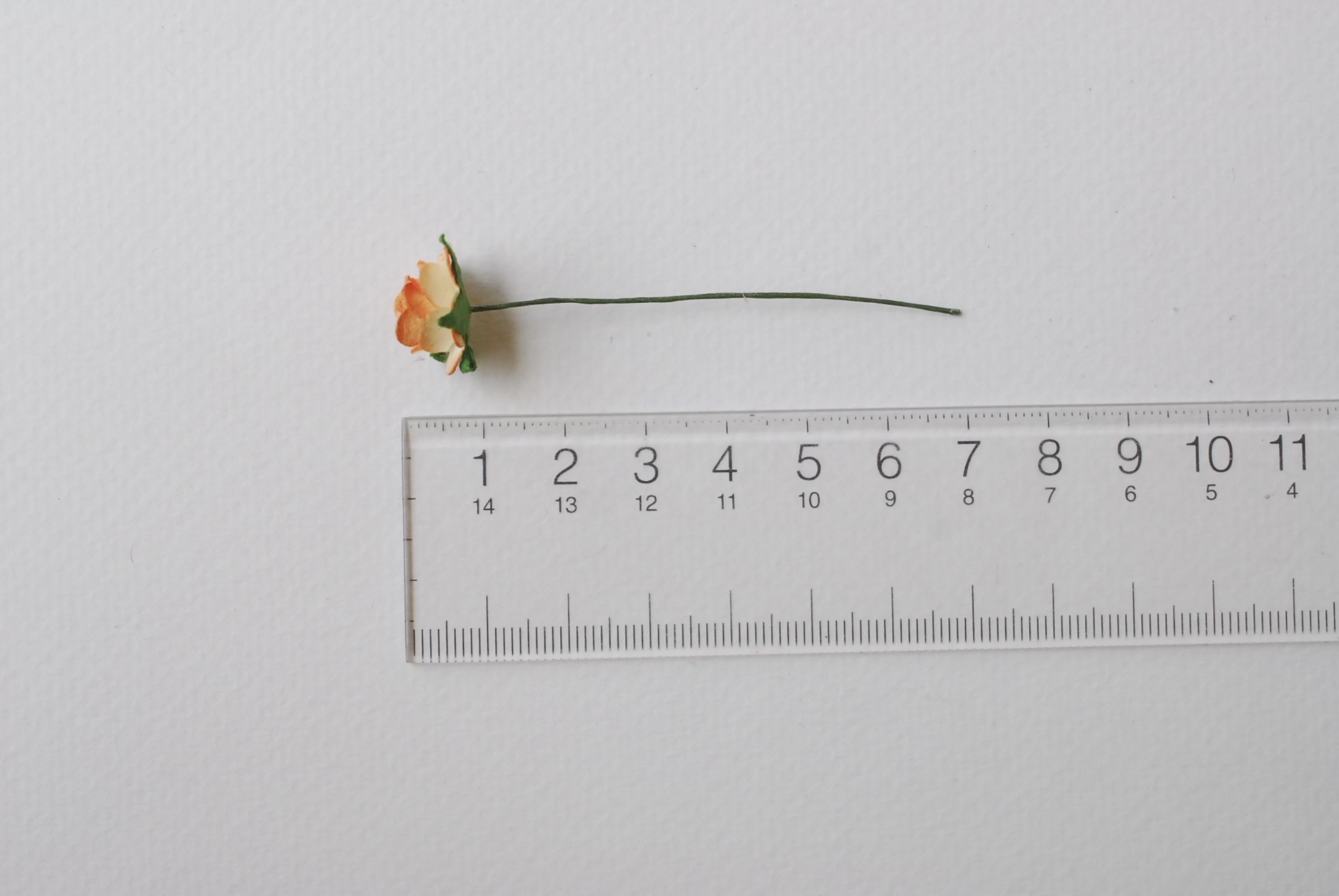 ดอกไม้กระดาษสา ราคาส่ง, งานประดิษฐ์, ของชำร่วย, งานแต่งงาน, ข้อมือเจ้าสาว สีส้มปัด ขนาด 1.5 cm. จำนวน 100 ดอก paper flowers, DIY paper flowers supplies, mini roses paper size2 cm. 50 pieces.