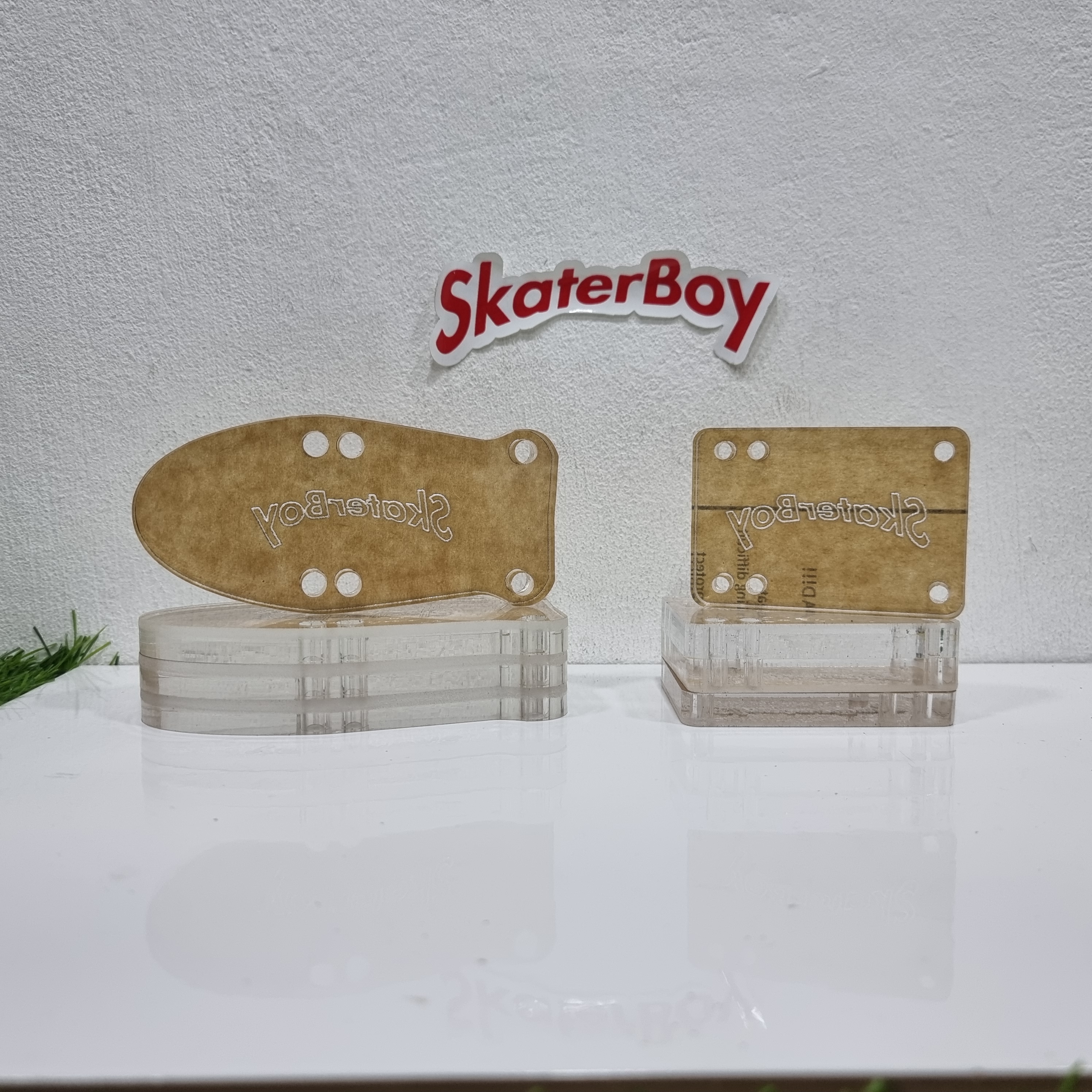 [0311] อคิลิคใสรองทรัค Slide และ Flow สูง 10mm หน้า หลัง ใส่แล้วเหมือนทรัคลอยได้