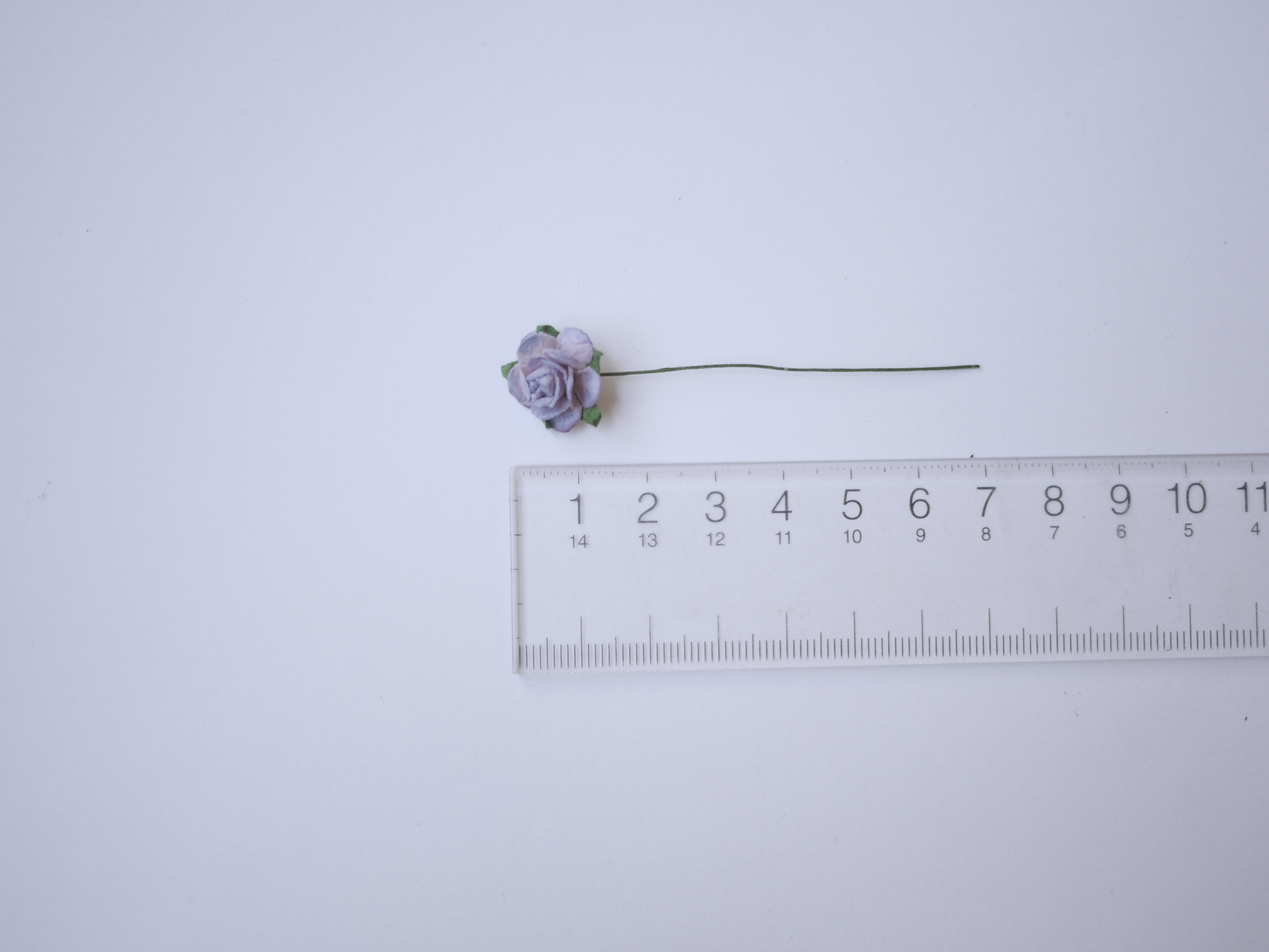 ดอกไม้กระดาษสา ขายส่ง, ดอกกุหลาบกระดาษสา สำหรับประดับ ตกแต่งของชำร่วย, งานแต่งงาน สีม่วงตุ่นปัด ขนาด 1.5 cm. จำนวน 100 ดอก