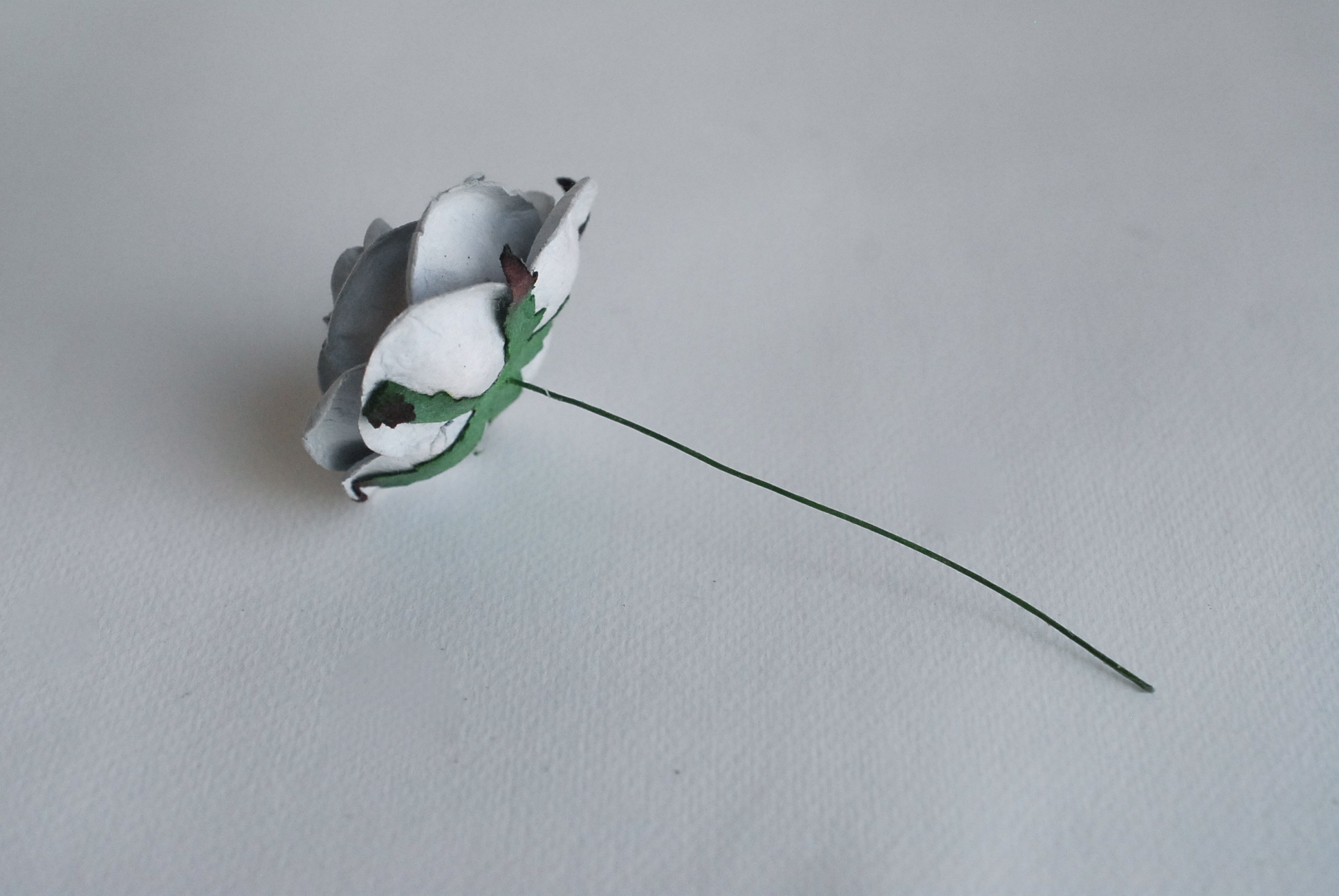 ดอกไม้กระดาษสา ดอกไม้กุหลาบกระดาษ ดอกไม้ประดิษฐ์ งานแต่งงาน ตกแต่งของชำร่วย, งานแต่งงาน สีเทา ขนา่ด 4.5 cm., Paper flower,20 Pieces mulberry rose, 4.5 cm. light grey color.