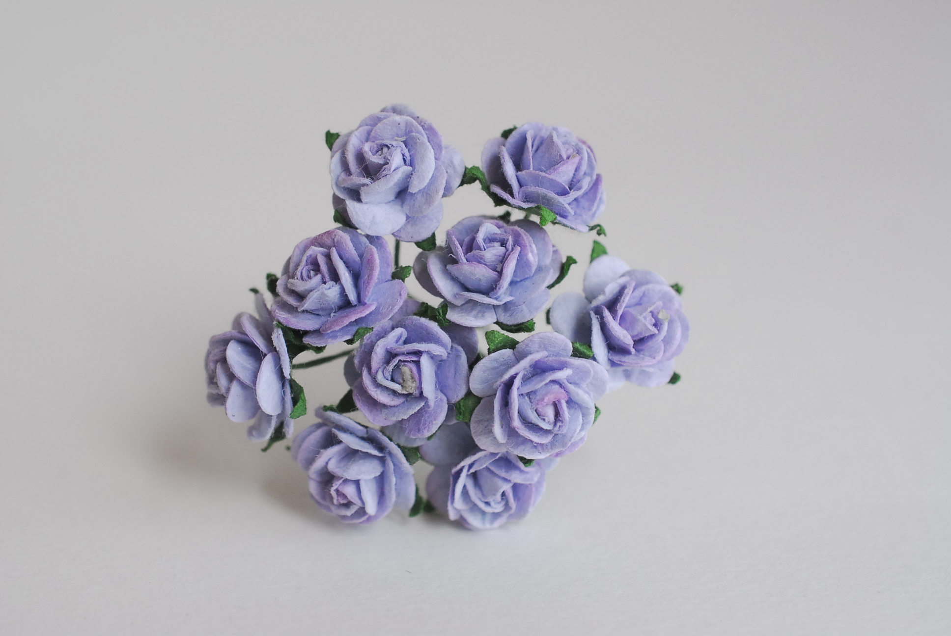 ดอกไม้กุหลาบกระดาษ, ดอกกุหลาบกระดาษสา ดอกกุหลาบจิ๋ว ดอกกุหลาบกระดาษสา สำหรับประดับ ตกแต่งของชำร่วย, งานแต่งงาน สีMIXED ม่วงอ่อน ม่วงตุ่น มิ้น มิ้น-ขาว และ ฟ้าตุ่น ขนาด 1.5 cm. จำนวน 100 ดอก