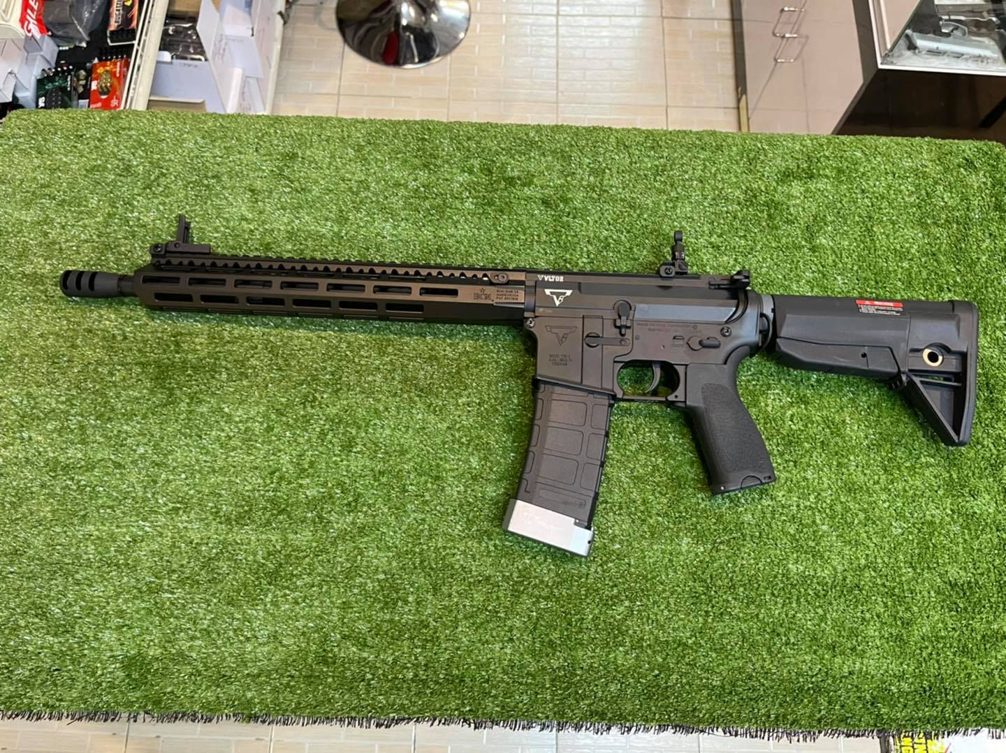 E&C 855 S2 : John Wick2 TTI TR-1 M-Lok 13" บอดี้โลหะ