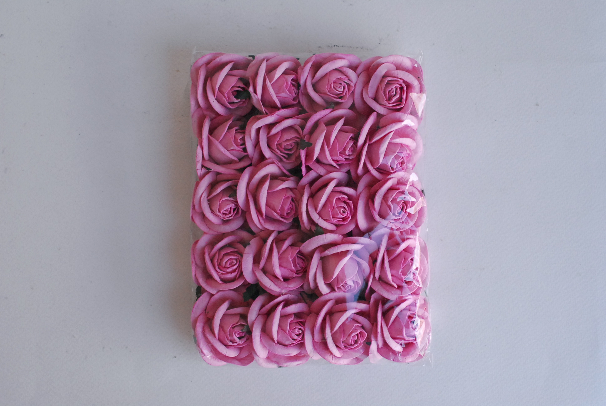 ดอกไม้กระดาษสา ดอกไม้กุหลาบกระดาษ ดอกไม้ประดิษฐ์ งานแต่งงาน ตกแต่งของชำร่วย, งานแต่งงาน สีชมพู ขนา่ด 4.5 cm., Paper flower,20 Pieces mulberry rose, 4.5 cm. pink color.