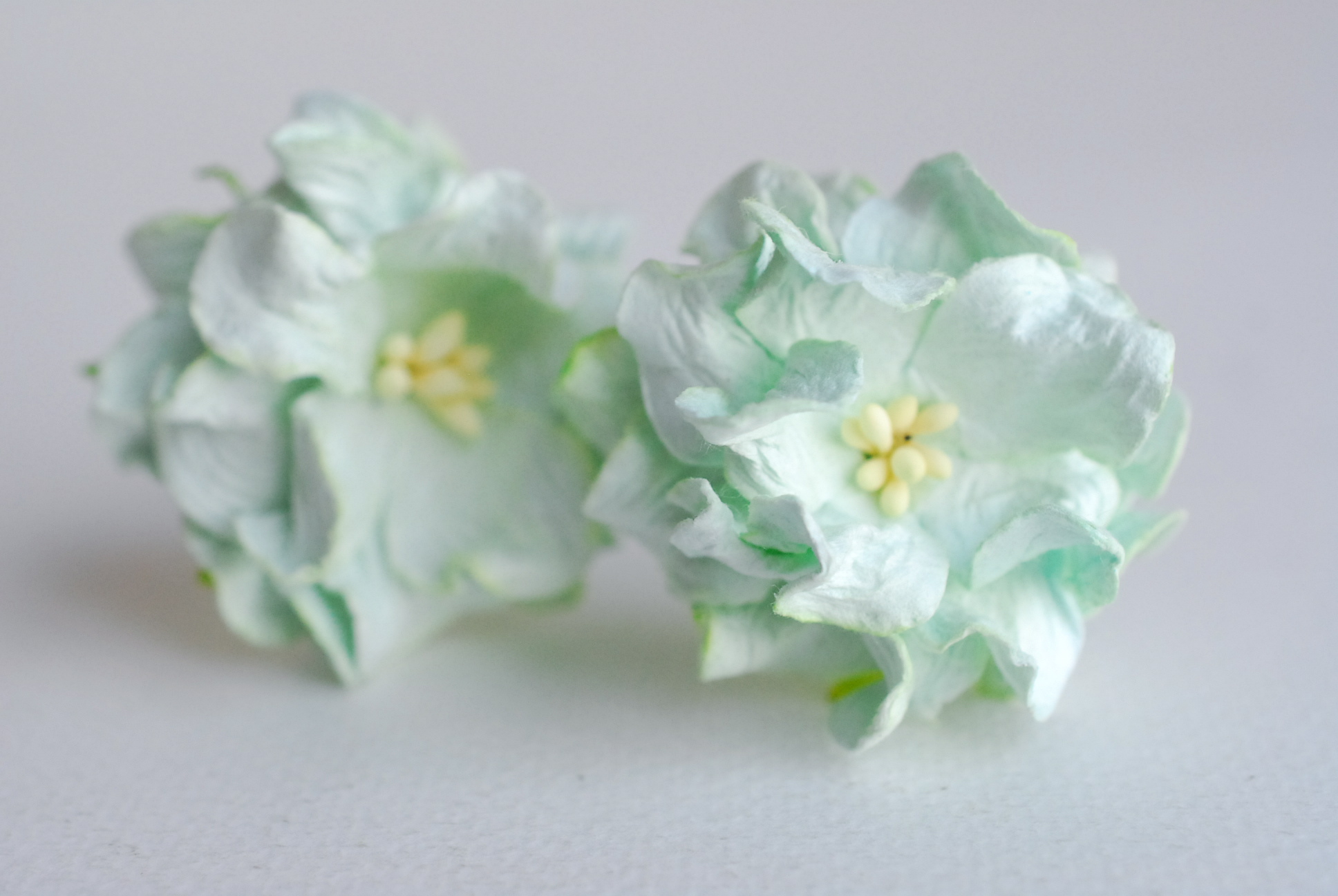 ดอกไม้กระดาษสา ราคาส่ง, ดอกการเดนเนียกระดาษสา ดอกไม้ประดิษฐ์ ตกแต่งงานแต่งงาน ประดิษฐ์ข้อมือเพื่อนเจ้าสาว ขนา่ด 3.5 cm., สำหรับของชำร่วย, งานแต่งงาน, ดอกไม้ทำข้อมือเจ้าสาว สีเขียวมิ้น จำนวน 25 ดอก Paper flower,25 Pieces mulberry gardenia flowers supplies,