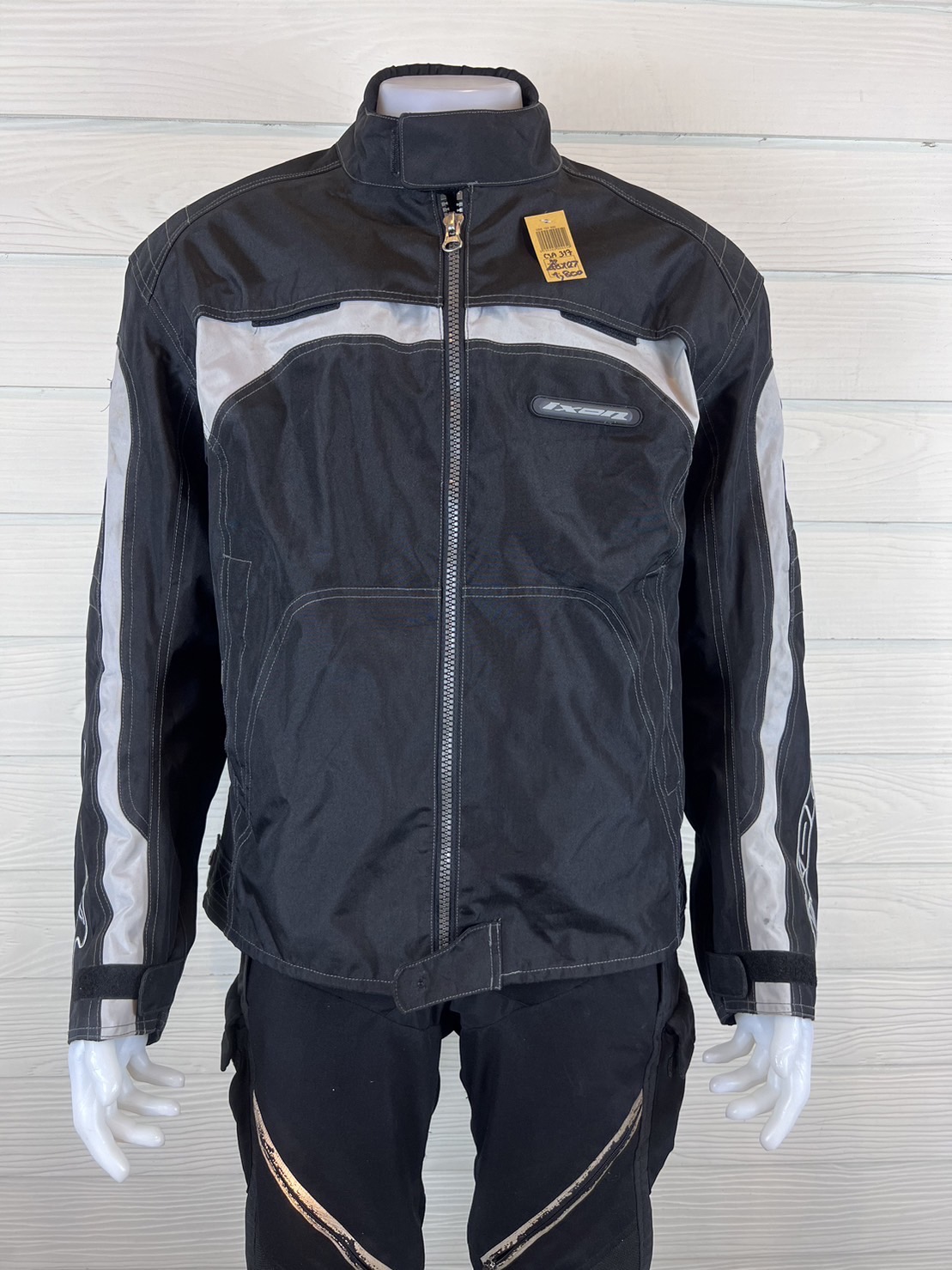 เสื้อขี่มอเตอร์ไซด์( มือสอง) CSA 317 : อก 50" ยาว 27" (XL) IXON