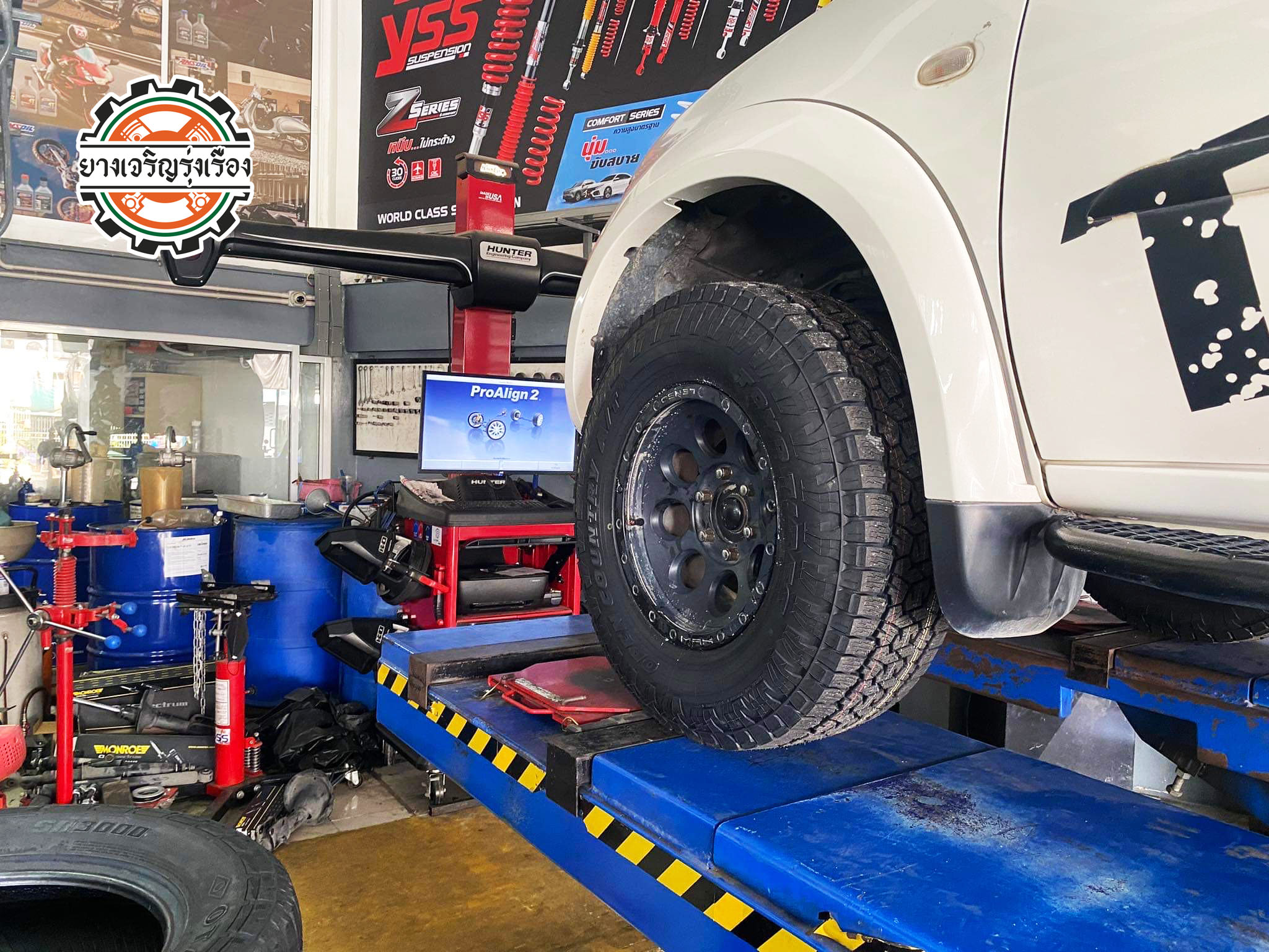 MITSUBISHI TRITON เข้ารับบริการเปลี่ยนยางรถยนต์ เน้นคุณภาพ ☄️TOYO TIRES OPEN COUNTRY A/T ขนาด 265/70R16 𝙊𝙪𝙧 𝙎𝙚𝙧𝙫𝙞𝙘𝙚 บริการทางร้านเรารับทำอะไรบ้าง 🔧 ติดตั้งยางแบบไร้รอย 100% 🔧 บริการสลับยาง ตามอายุ 🔧 มียางรถยนต์ทุกยี่ห้อให้เลือกซื้อ 🔧 เช็คช่วงล่าง แก้ปัญหาให้ตรงจุด 🔧 บริการล้างลิ้นปีกผีเสื้อ 🔧 บริการเช็คระยะรถยนต์ 🔧 เปลี่ยนถ่ายของเหลวทั้งระบบ 🔧 ตั้งศูนย์ด้วยเครื่อง HUNTER นำเข้าจาก USA สอบถามข้อมูลเพิ่มเติม หรือนัดหมายเข้ารับบริการ Tel : 08-6569-1915 Tel : 08-6544-5963 Line id : @88rw Tiktok : https://www.tiktok.com/@88rwycrr Youtube : https://youtube.com/@88rw Facebook : https://www.facebook.com/88rwtire Location : https://goo.gl/maps/HrNUAZXPN94KvxZ98?coh=178573&entry=tt #รถยนต์มีปัญหาไม่รู้ต้องแก้ตรงไหน ทางเรายินดี ตรวจหาปัญหาและหาวิธีแก้ บอกลูกค้าก่อนลงมือทำเสมอราคาเป็นธรรมไม่เอาเปรียบ สบายใจคุณลูกค้า ---------------------------------- ดูแลให้คำปรึกษาทุกปัญหาคาใจ ไม่ทิ้งลูกค้า มีบริการหลังการขาย 【ให้ผู้เชี่ยวชาญของเรา ดูแลรถคุณ】 ร้านยางเจริญรุ่งเรือง ยินดีต้อนรับครับ ---------------------------------- #โช๊คอัพรถยนต์ #monroe #yss #kayaba #profender #ร้านยางเจริญรุ่งเรือง #นนทบุรี #งามวงศ์วาน #amsfix #บริการช่วงล่างรถยนต์ #ซ่อมบำรุงช่วงล่าง #เซทอัพโช๊คอัพรถยนต์