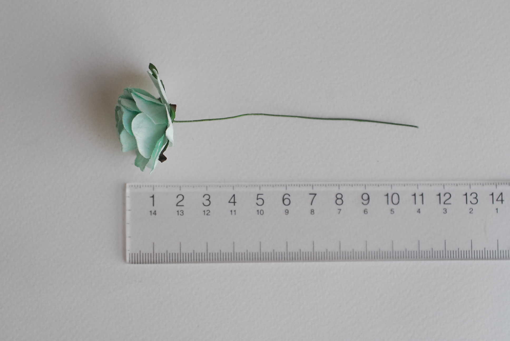 ดอกไม้กระดาษสา ราคาส่ง, ดอกกุหลาบกระดาษสา ดอกไม้ประดิษฐ์ สำหรับตกแต่ง หรืองานแต่งงาน สีmint ขนาด 3.5 cm. จำนวน 25 ดอก Paper flowers, handmade flowers, small roses paper size 3.5 cm. 25 pieces, mint color.