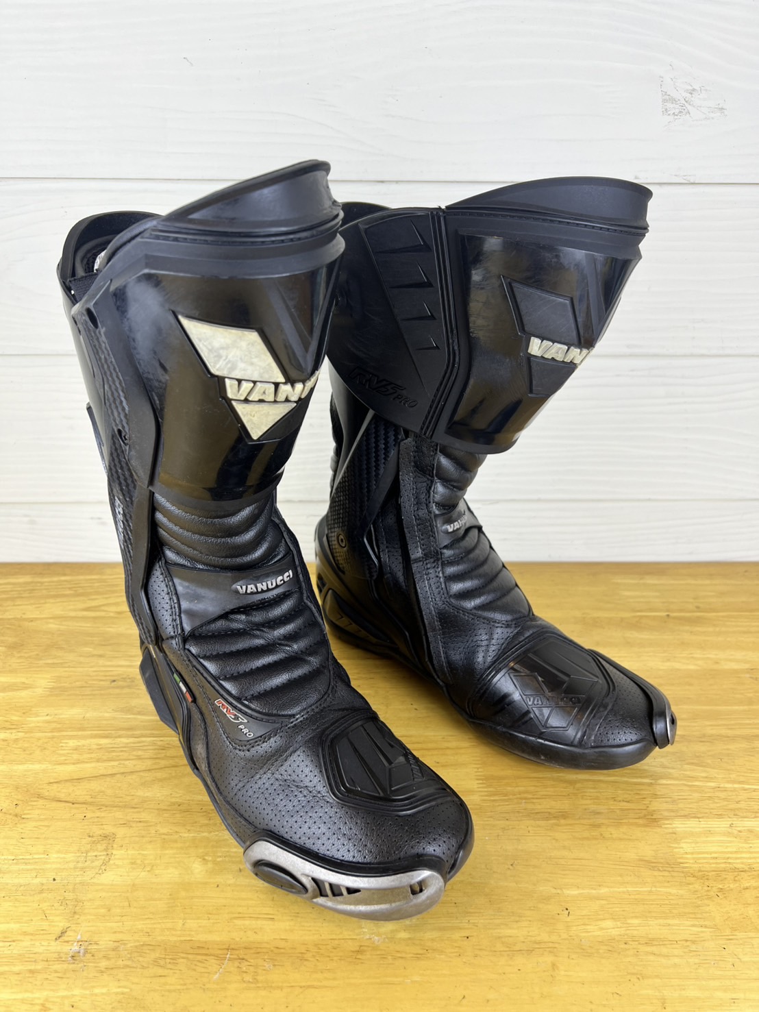 รองเท้าขี่มอเตอร์ไซด์( มือสอง) CMBA-327 Size ขนาดจากป้าย 40EUR /6UK /25.5CM VANUCCI