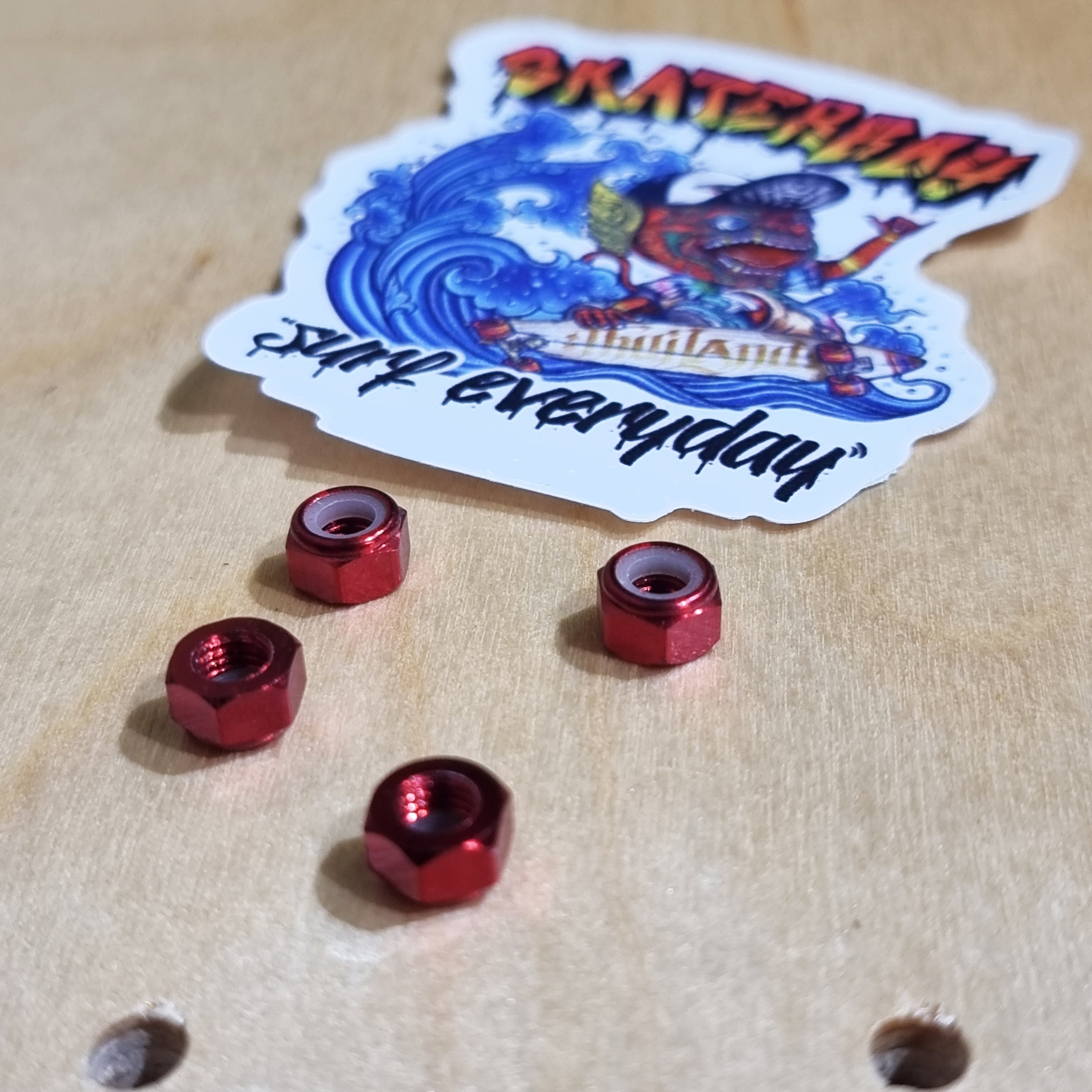 [0309] น็อต Aluminum alloy ตัวเมียยึด ทรัคสเก็ตบอร์ด ชุบสี ยางไนลอนกันคลาย ตัวเล็ก