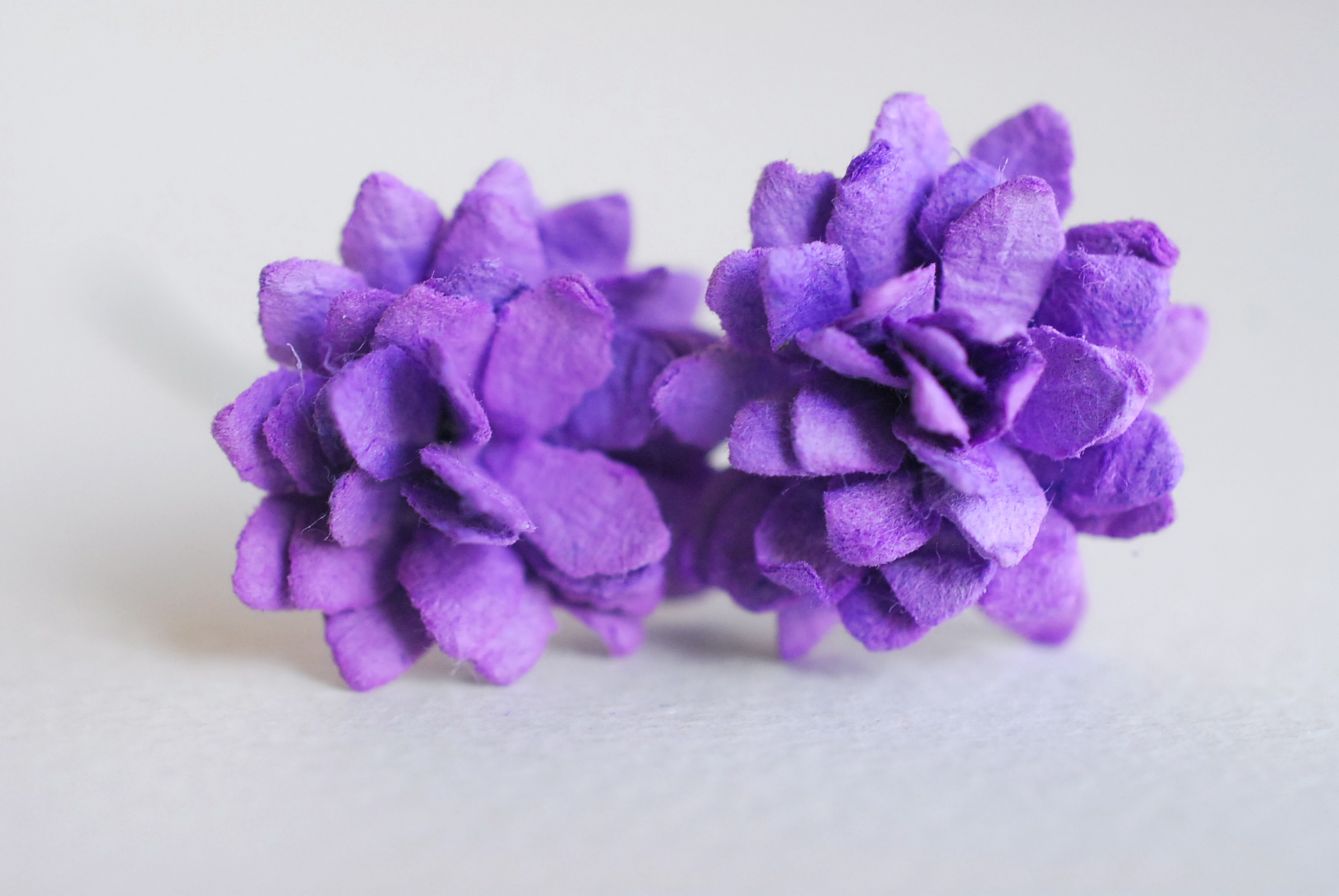 ดอกไม้ประดิษฐ์, ดอกไม้กระดาษสา, ดอก gypsophila, ดอกยิปโซ งานประดิษฐ์ตกแต่งของชำร่วย, ดอกไม้ทำพานพุ่ม,พานพวงมาลัย, พานรับไหว้, ขนาด 2 cm. สีม่วง