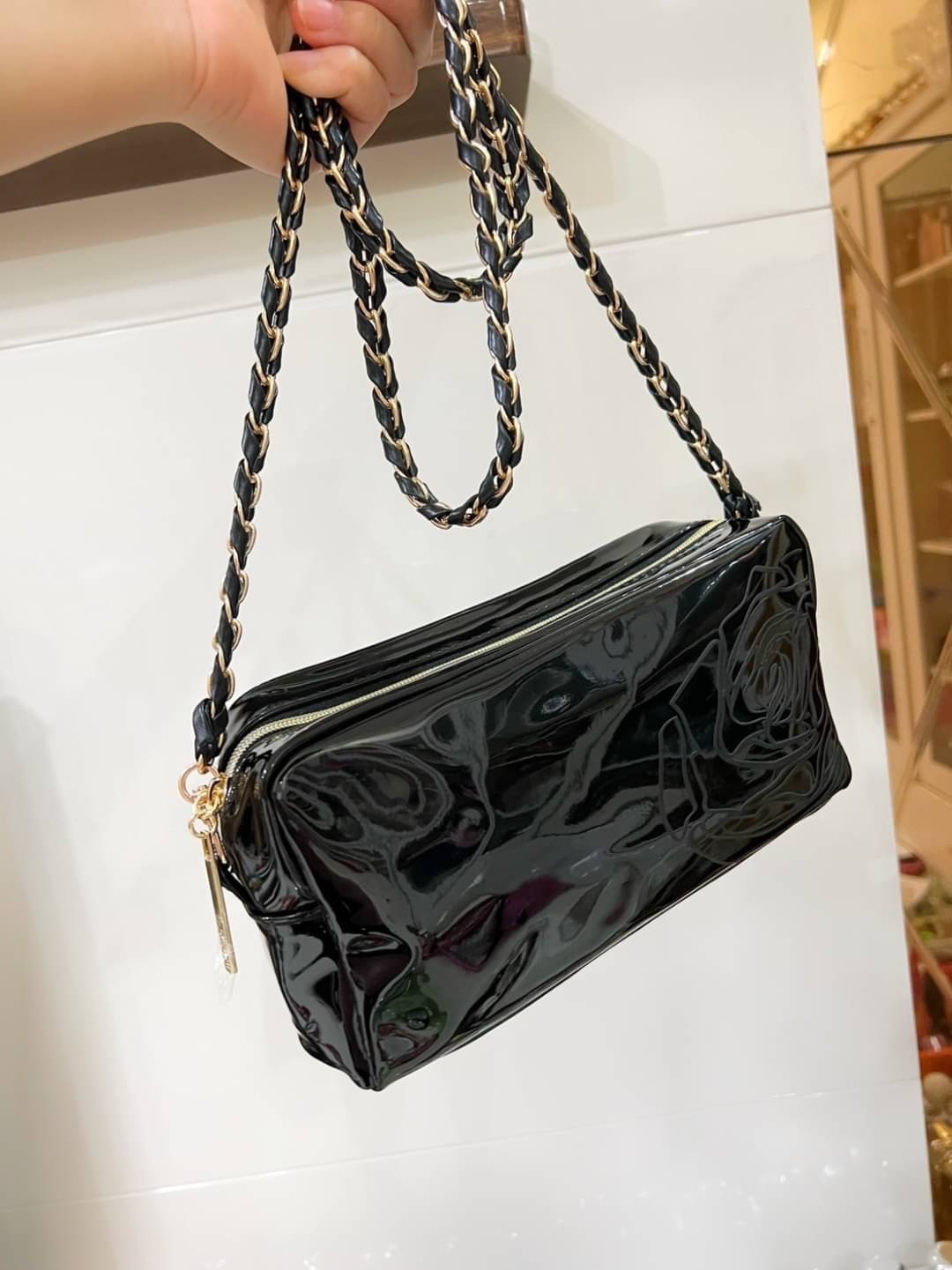 กระเป๋าเครื่องสำอาง Lancome Pouch Bag พร้อมสายสะพาย