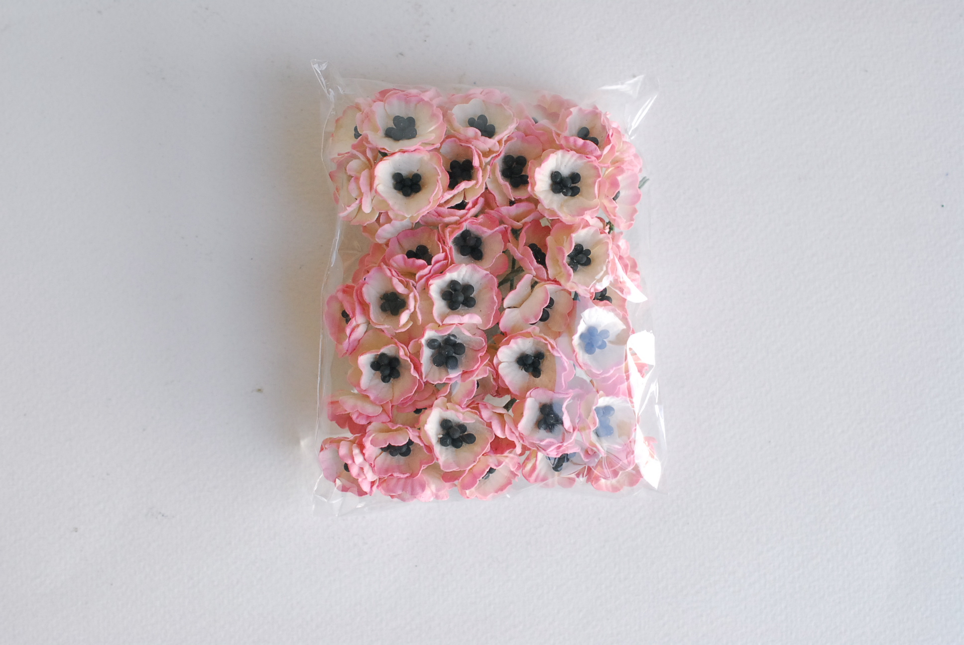 ดอกไม้กระดาษสา ดอกไม้กระดาษสา จตุจักร งานประดิษฐ์ ดอกไม้ทำข้อมือเพื่อนเจ้าสาว แต่งงาน ดอกไม้กระดาษ poppy สีชมพูปัด ขนาด 2.00 cm.