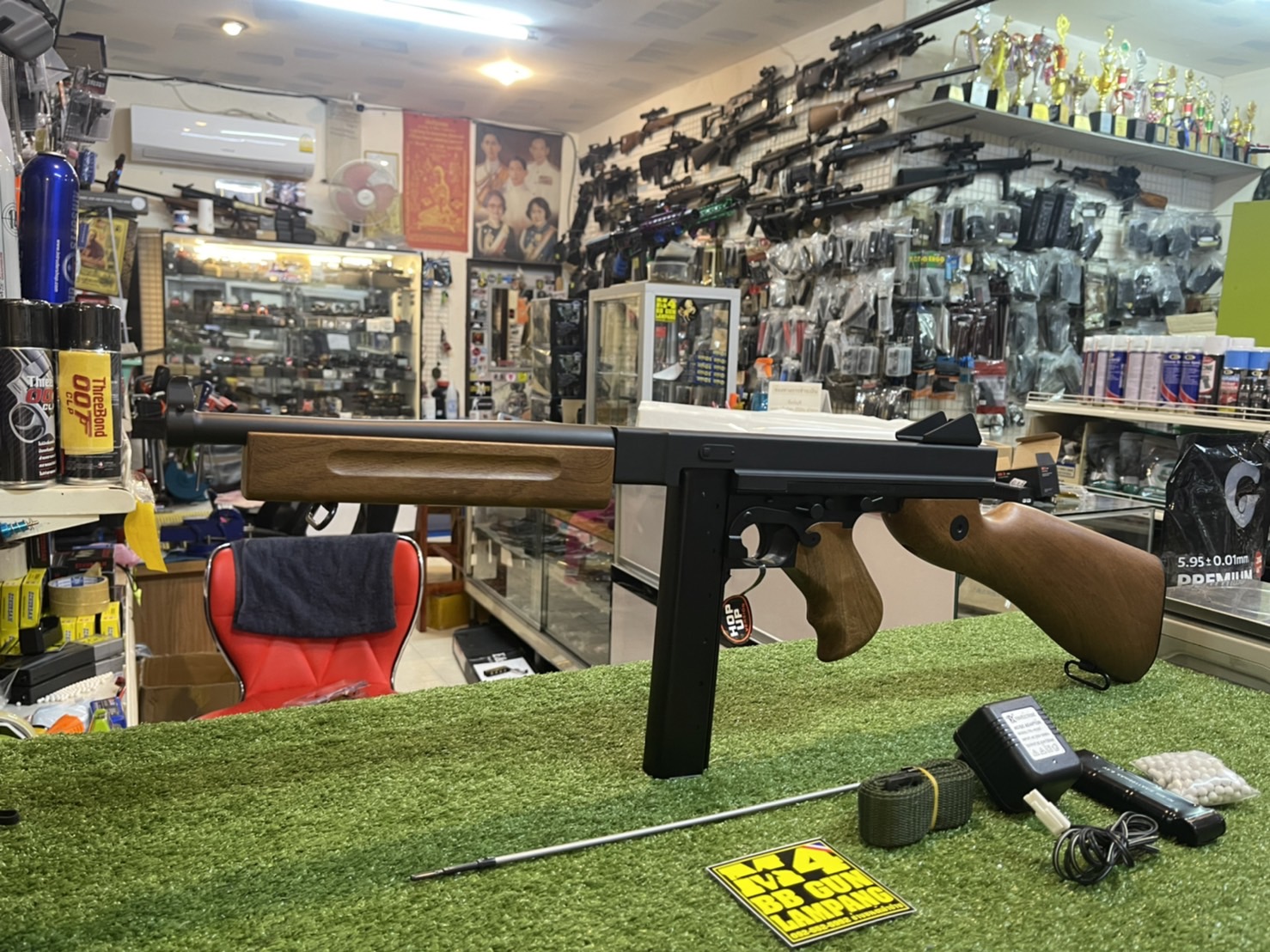 CYMA CM.033 Thompson