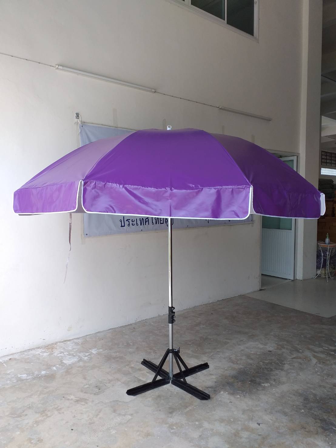 ร่มสนาม 50 นิ้ว สีม่วง ผ้าใบคลูนิล่อนหน้าเดียว โครงชุบโครเมี่ยม แข็งแรง ผลิตในไทย ชิ้น 50 สีม่วง 2021-06-07 16:41:23 2021-07-10 13:31:53