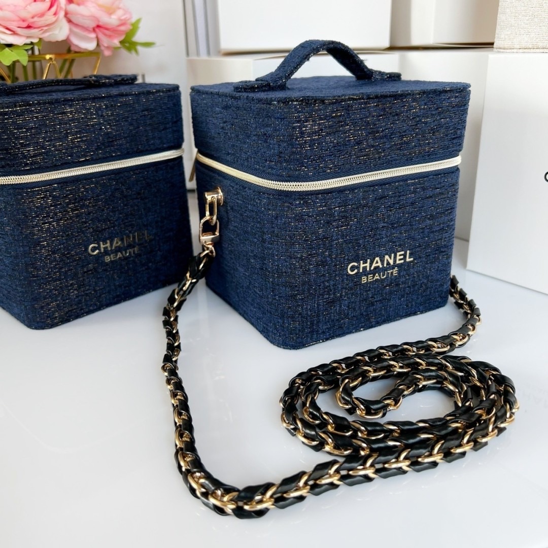 กระเป๋าเครื่องสำอาง Chanel Beaute Makeup Box VIP Bag Collection 2023 ทรงกล่องลูกบาศก์