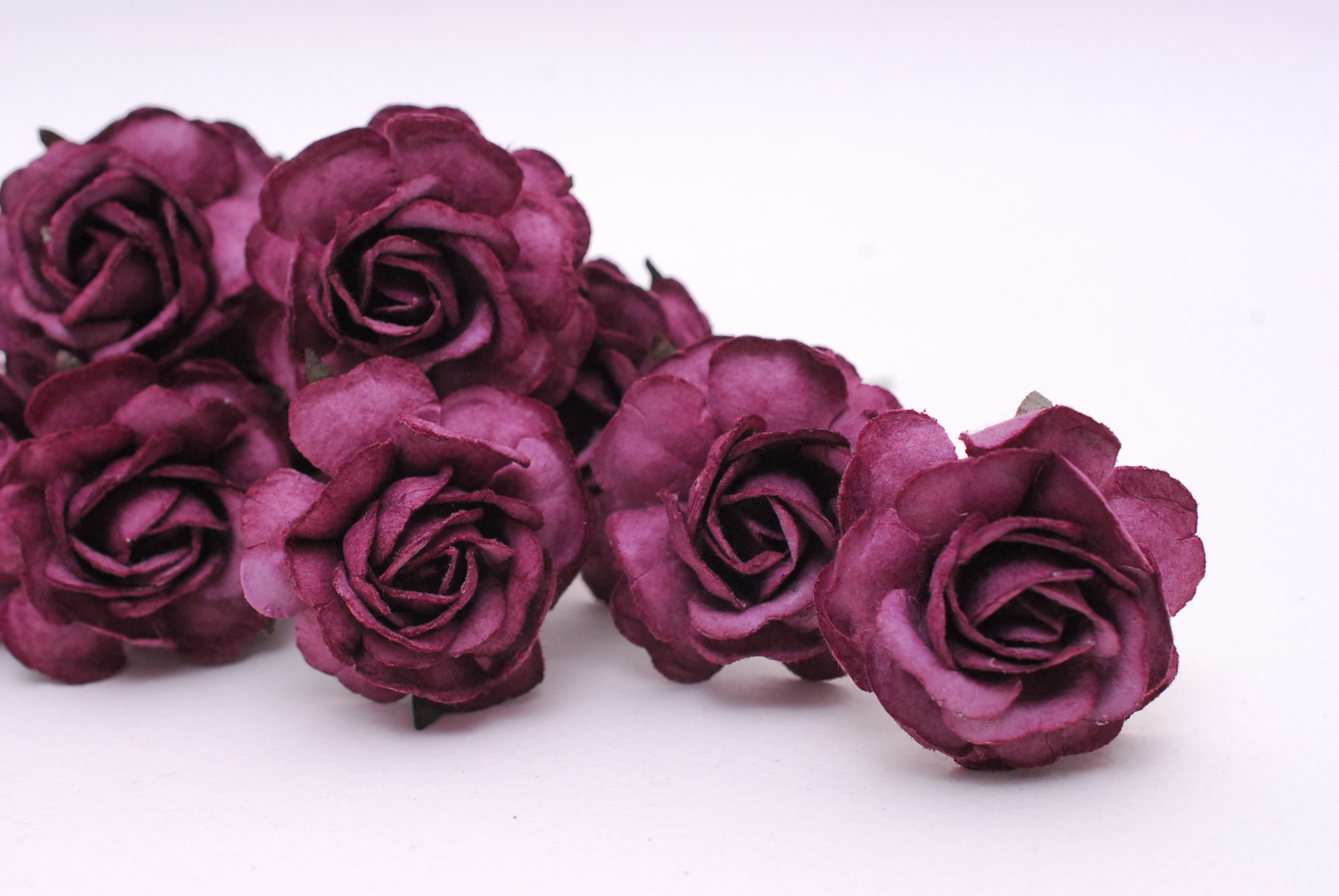 Paper Flower, 25 pieces roses paper size 3.5 cm., byzantine color.