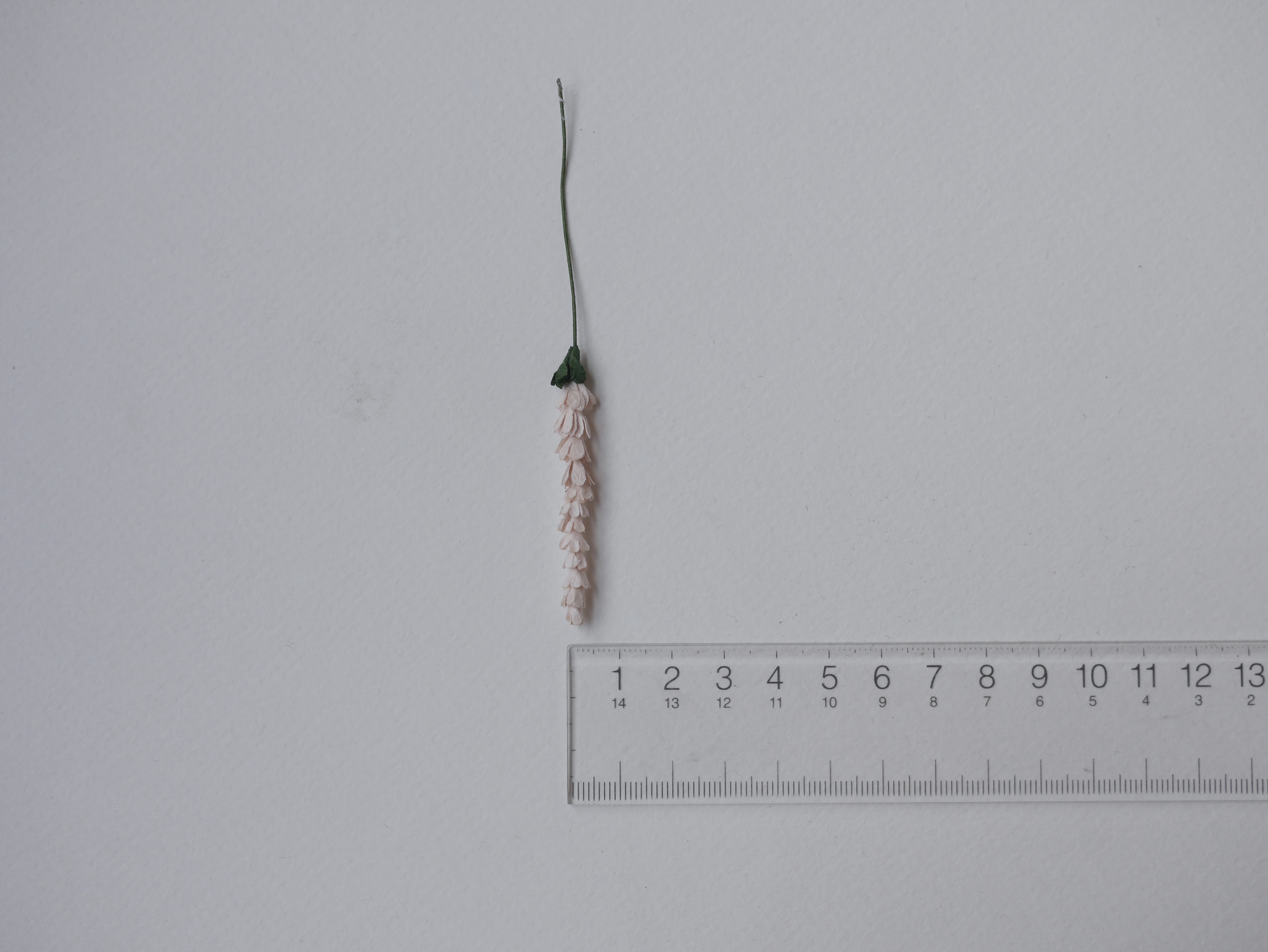 ดอกไม้ประดิษฐ์, ดอกไม้กระดาษสา, ดอกลาเวนเดอร์กระดาษ lavender, ดอกลาเวนเดอร์ กระดาษสา งานประดิษฐ์ตกแต่งของชำร่วย, ดอกไม้ทำพานพุ่ม, พานรับไหว้, ขนาด 1 cm. สีชมพูอ่อน