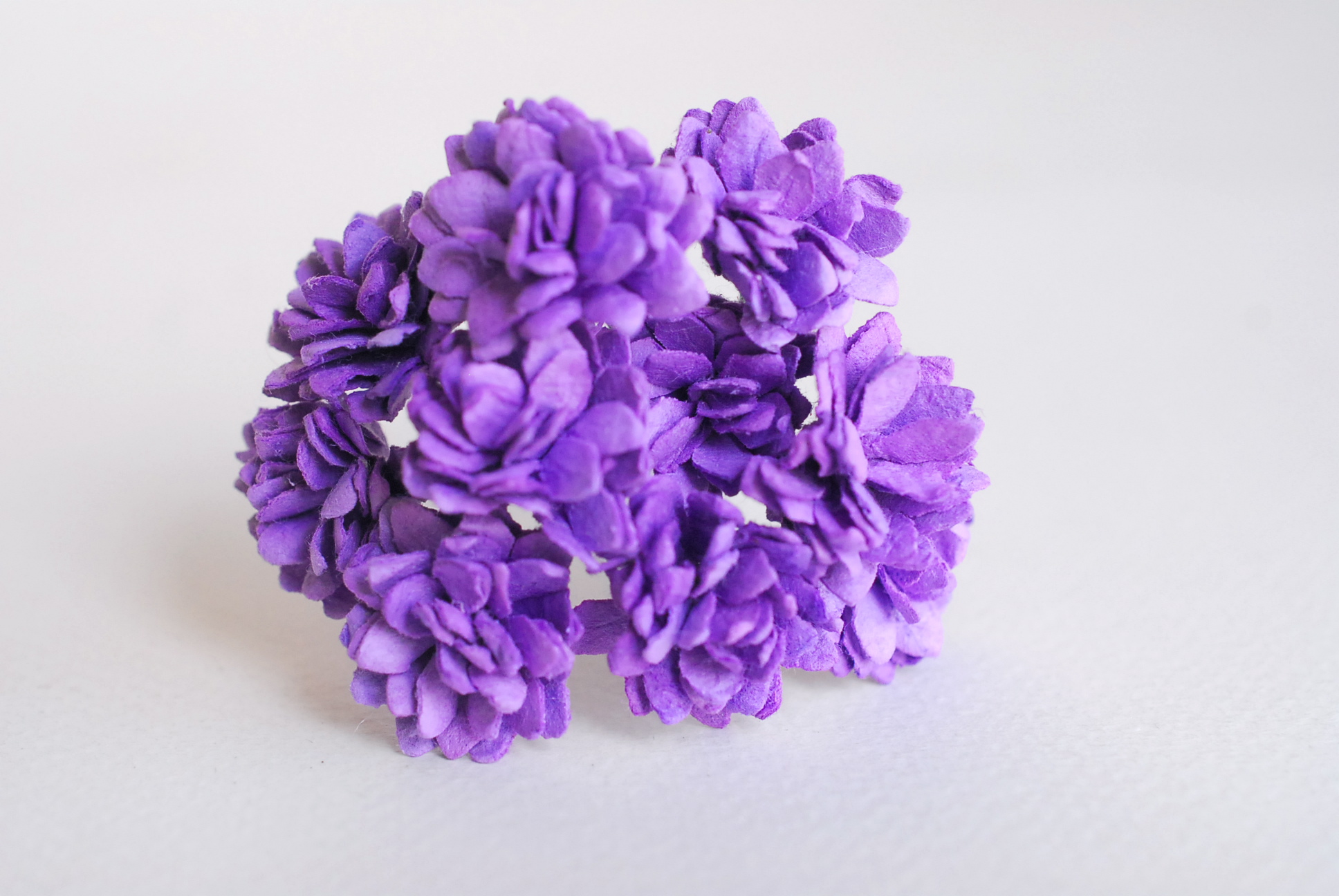 ดอกไม้ประดิษฐ์, ดอกไม้กระดาษสา, ดอก gypsophila, ดอกยิปโซ งานประดิษฐ์ตกแต่งของชำร่วย, ดอกไม้ทำพานพุ่ม,พานพวงมาลัย, พานรับไหว้, ขนาด 2 cm. สีม่วง