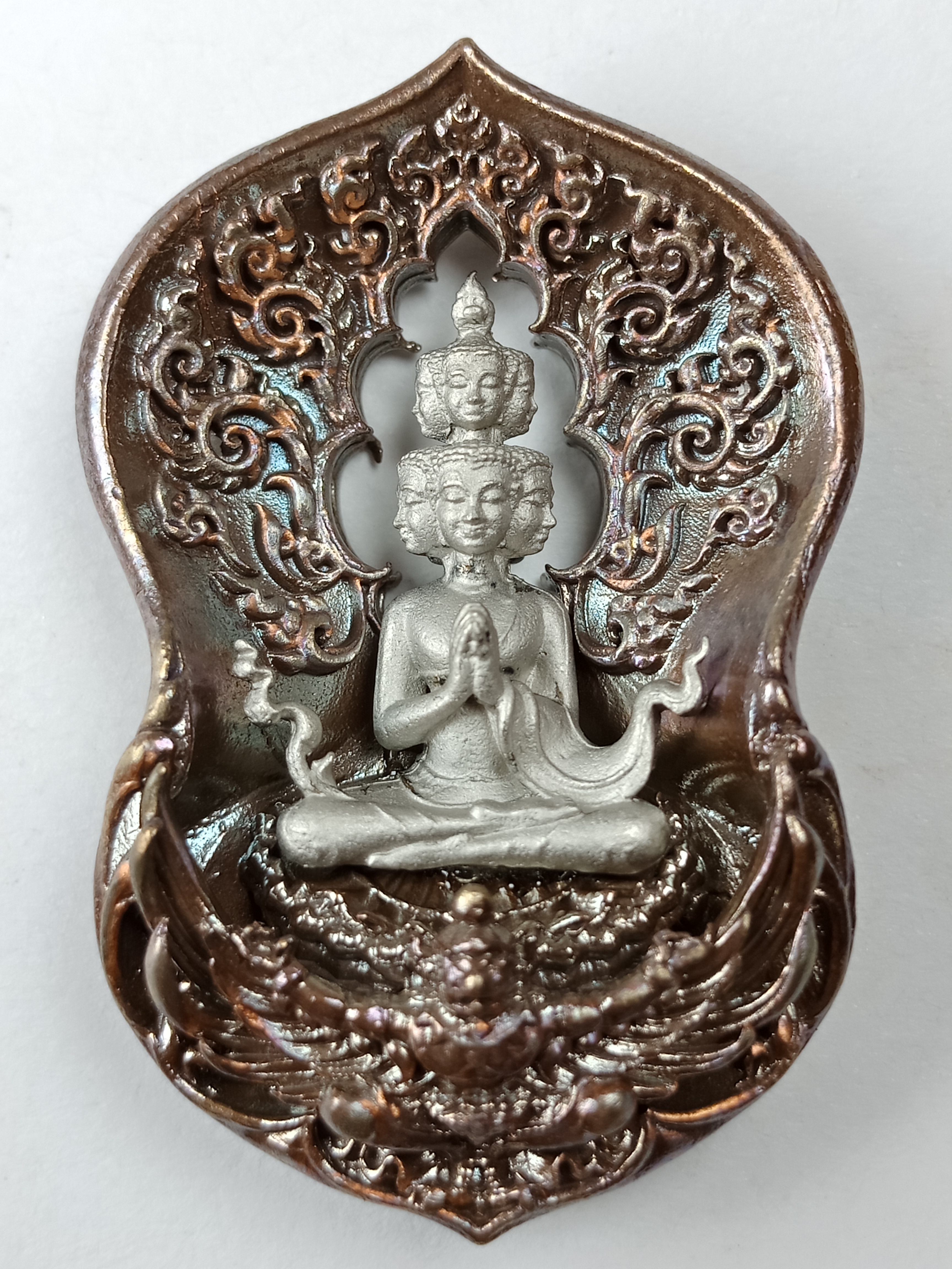 พระเศรษฐีนวโกฏิ. (รุ่นแรก) เนื้อ : ชนวนขันสาครขอมโบราณ องค์ชุบซาติน