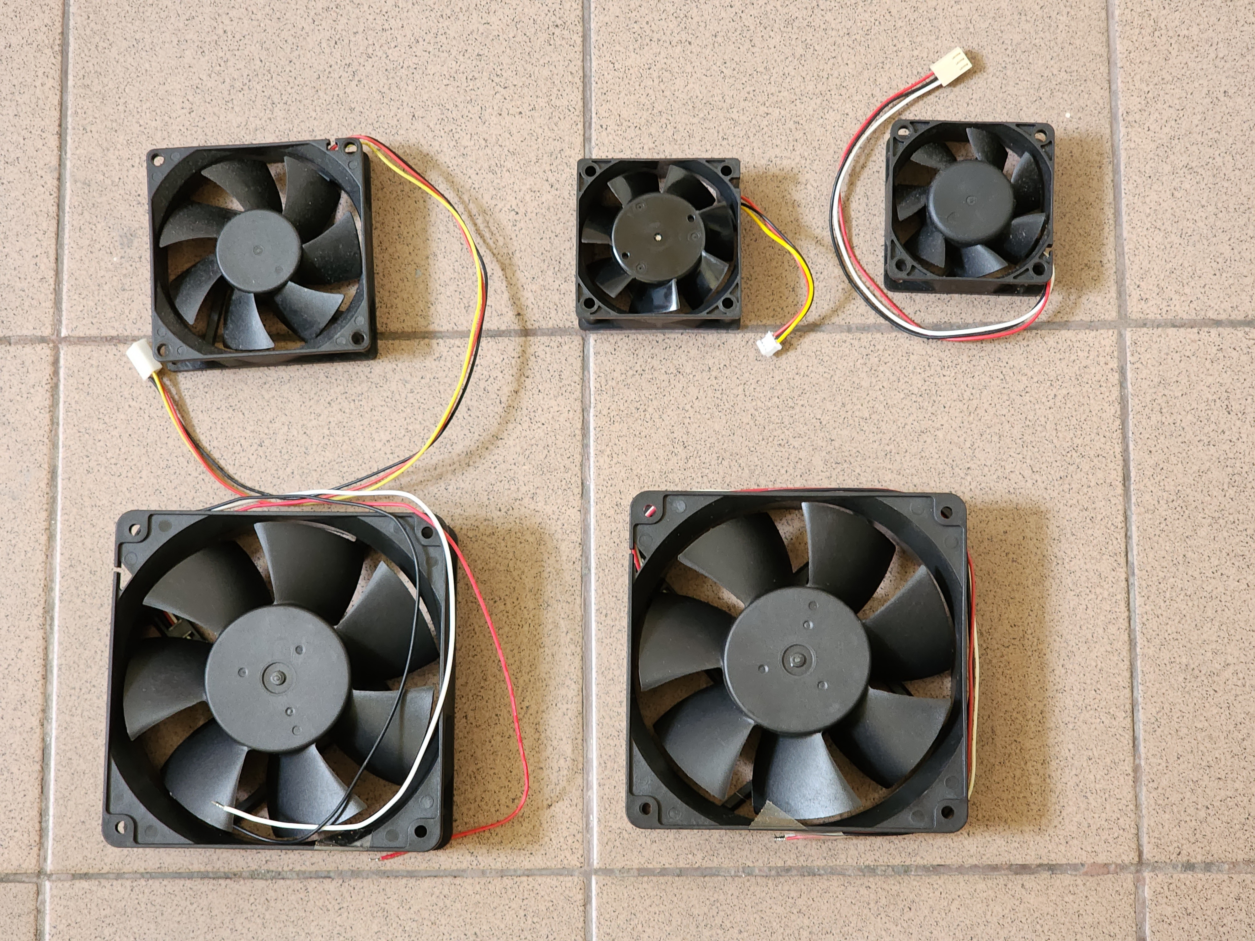 พัดลม 24V DC พัดลม 3 สาย พัดลม 24V DC พัดลม 3 สาย