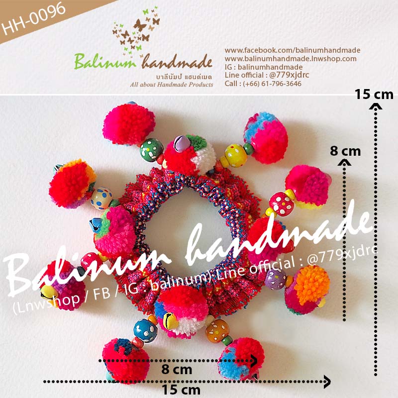 (1 ชิ้น) ยางรัดผมชาวเขาชาวดอย ที่มัดผมโดนัทพวงมาลัยปอมปอมแฮนด์เมด DIY ประดับปอมปอม ผ้า ลูกปัดไม้ และกระพรวนหลากสี สไตล์โบฮีเมียนชาวเขาชาวดอย เด็กหรือผู้ใหญ่ก็ใช้ได้ สามารถใช้รัดผม รวบผม เกล้าผม หรือมวยผมก็ได้ ดูเก๋ น่ารัก และมีสไตล์มากค่ะ หลายสี (Multi-color)