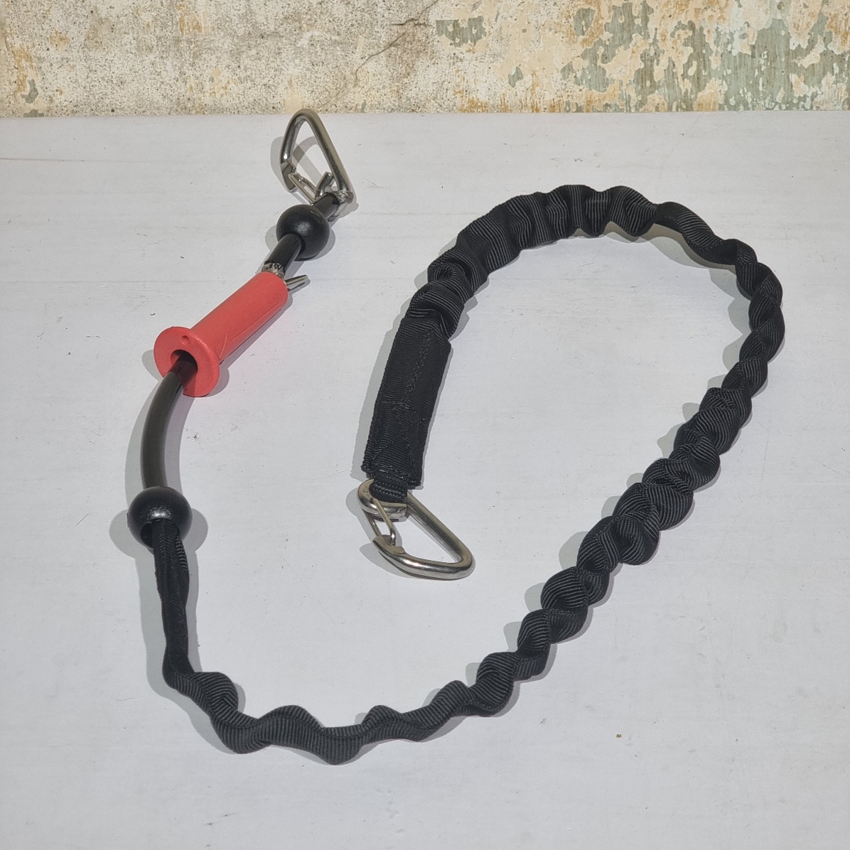 [0205] อุปกรณ์สำหรับ kiteboard, บังคับว่าว control bar, สายรัด leash, เข็มขัดนิรภัย harness, สายว่าว lines